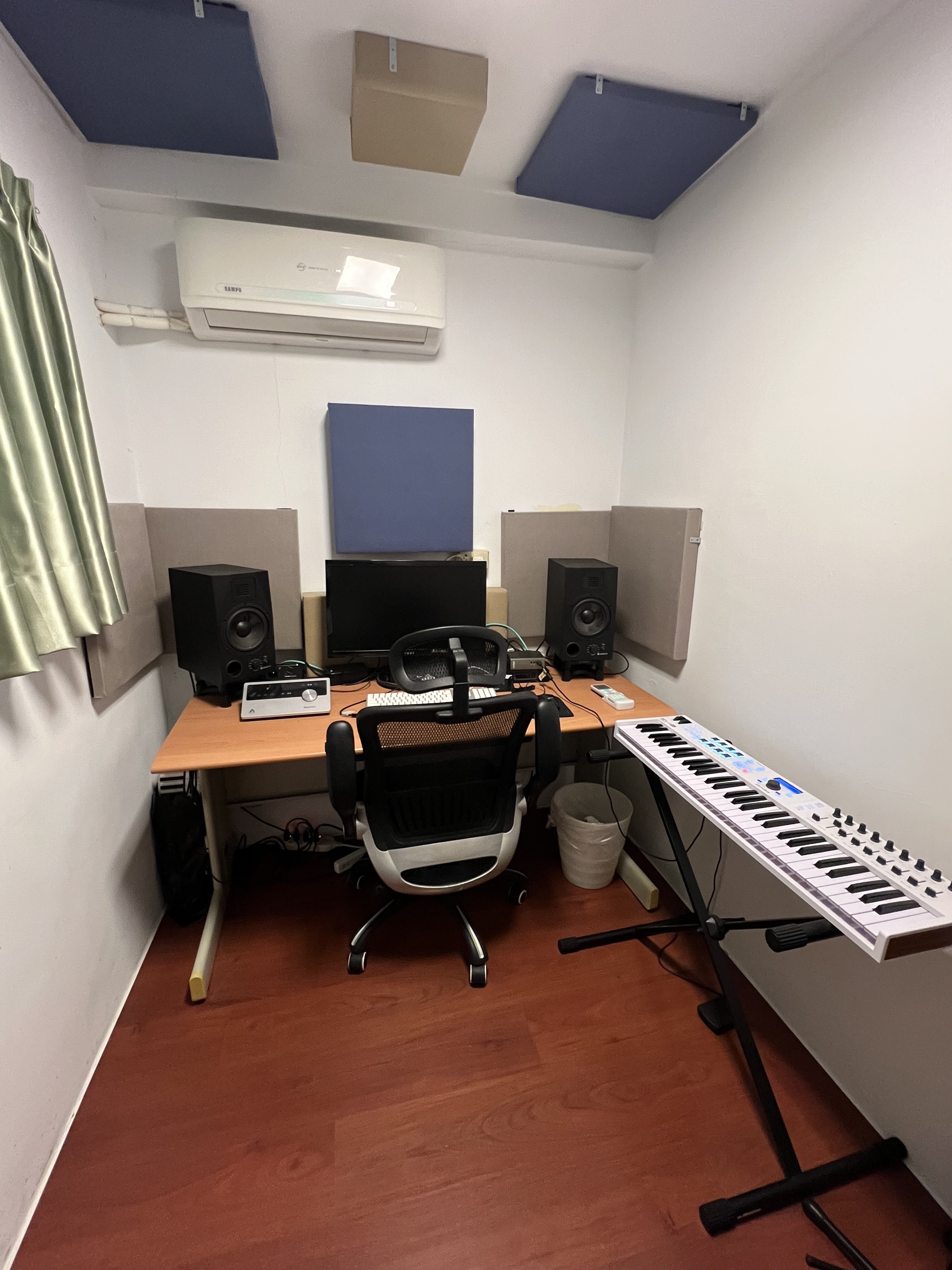 Small Arranging Room Suitable for Songwriting and Programming