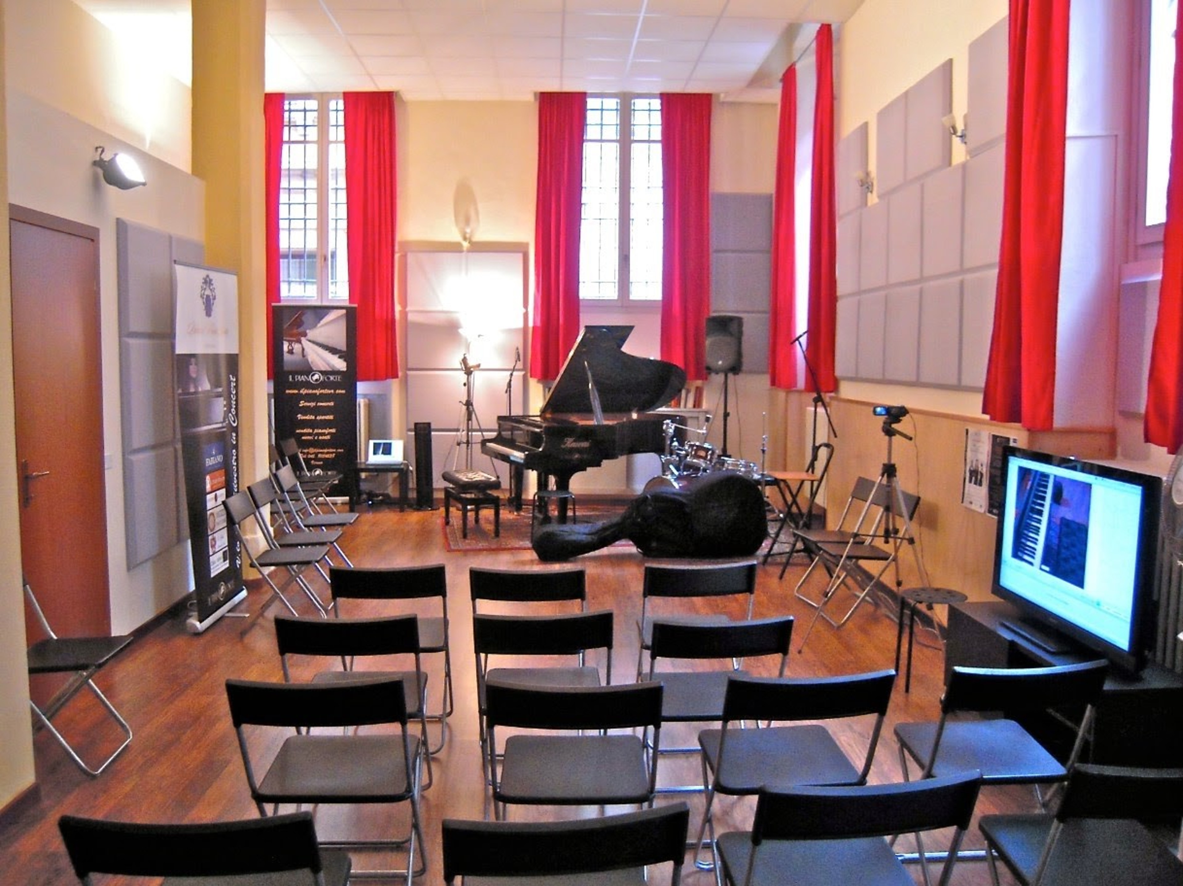 Kawai Grand Piano in a big studio — 写真2