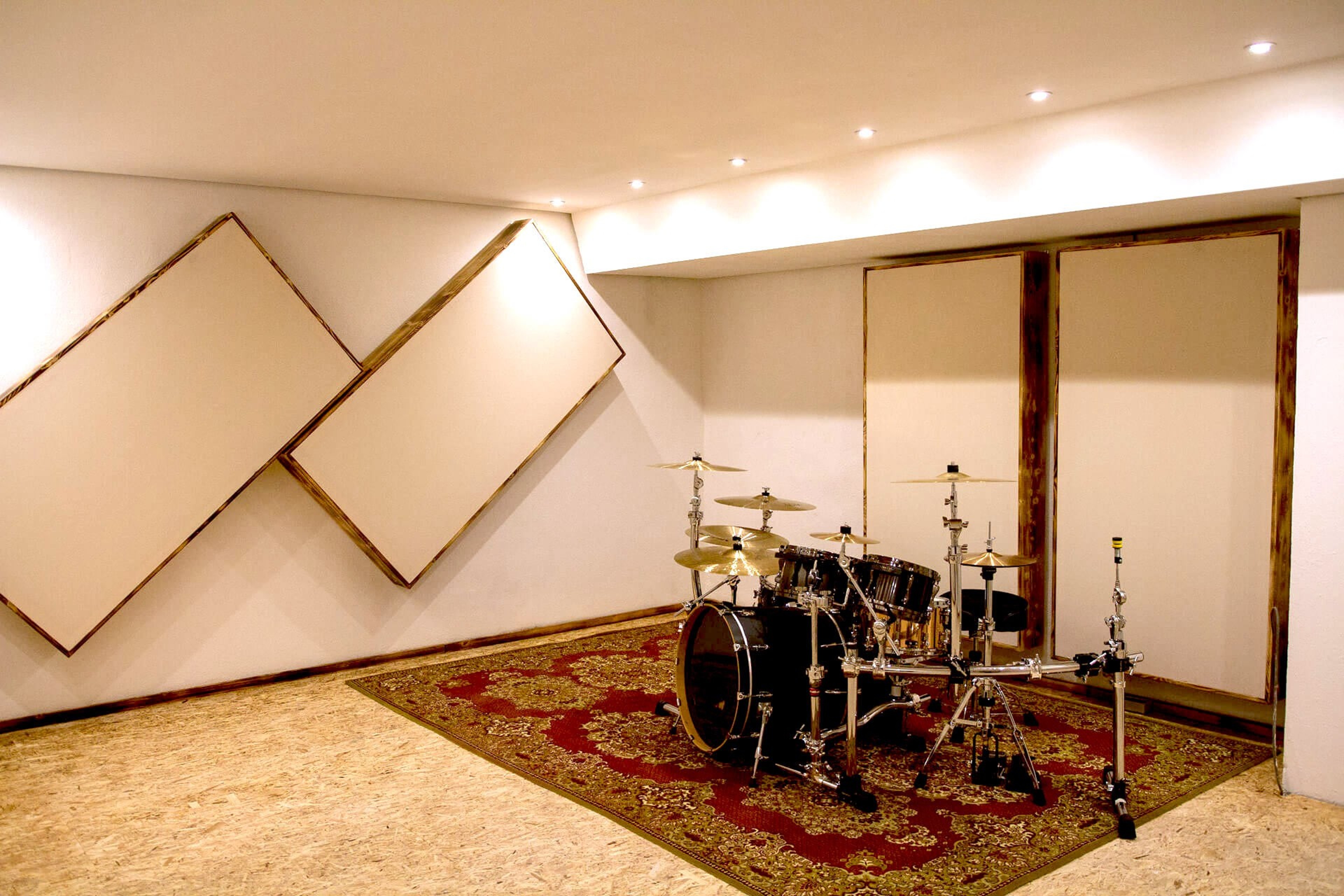 Rehearsing & Recording Studios R#2
