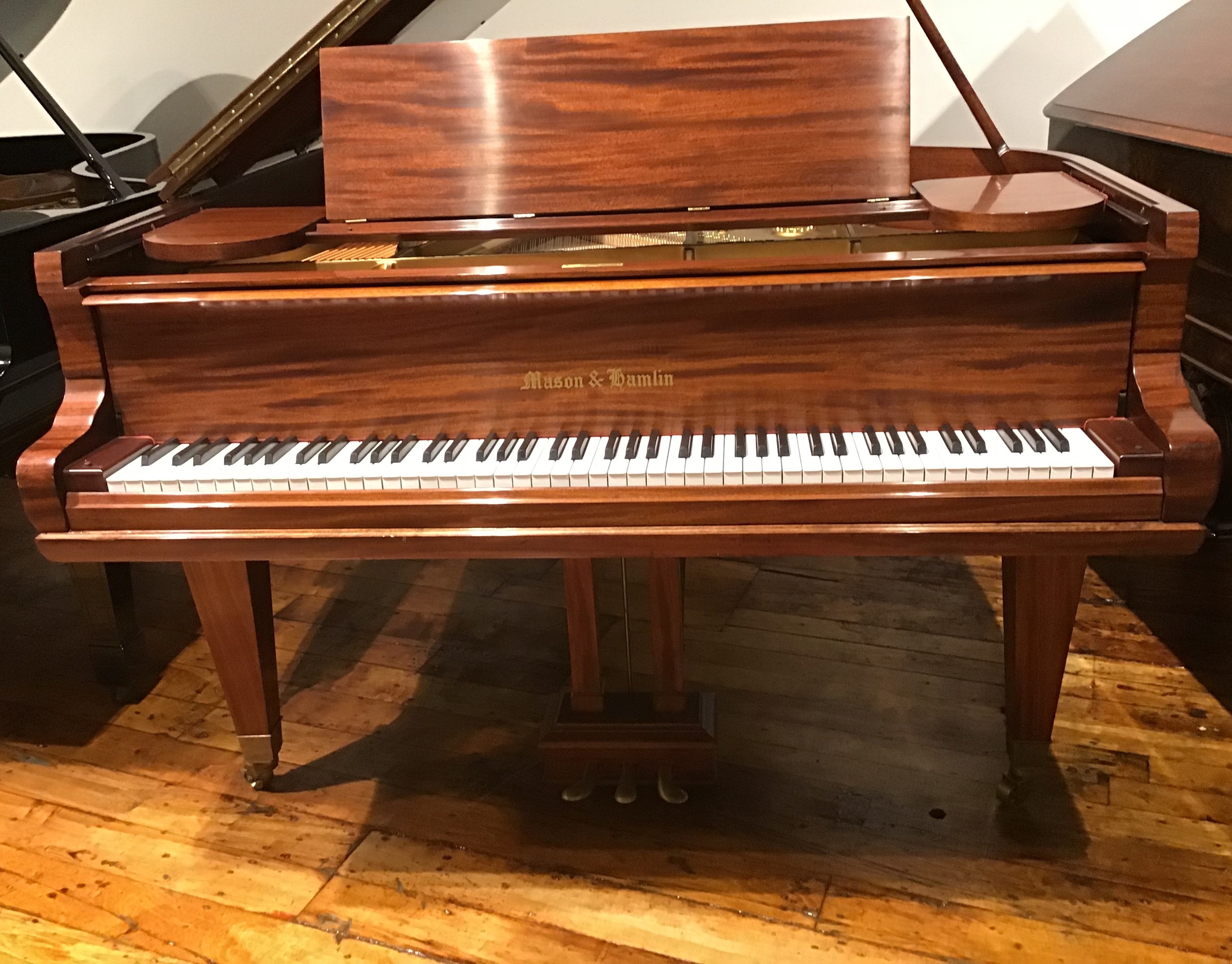 A showroom with Steinway & Sons and Mason and Hamlin Grand piano. — photo 2