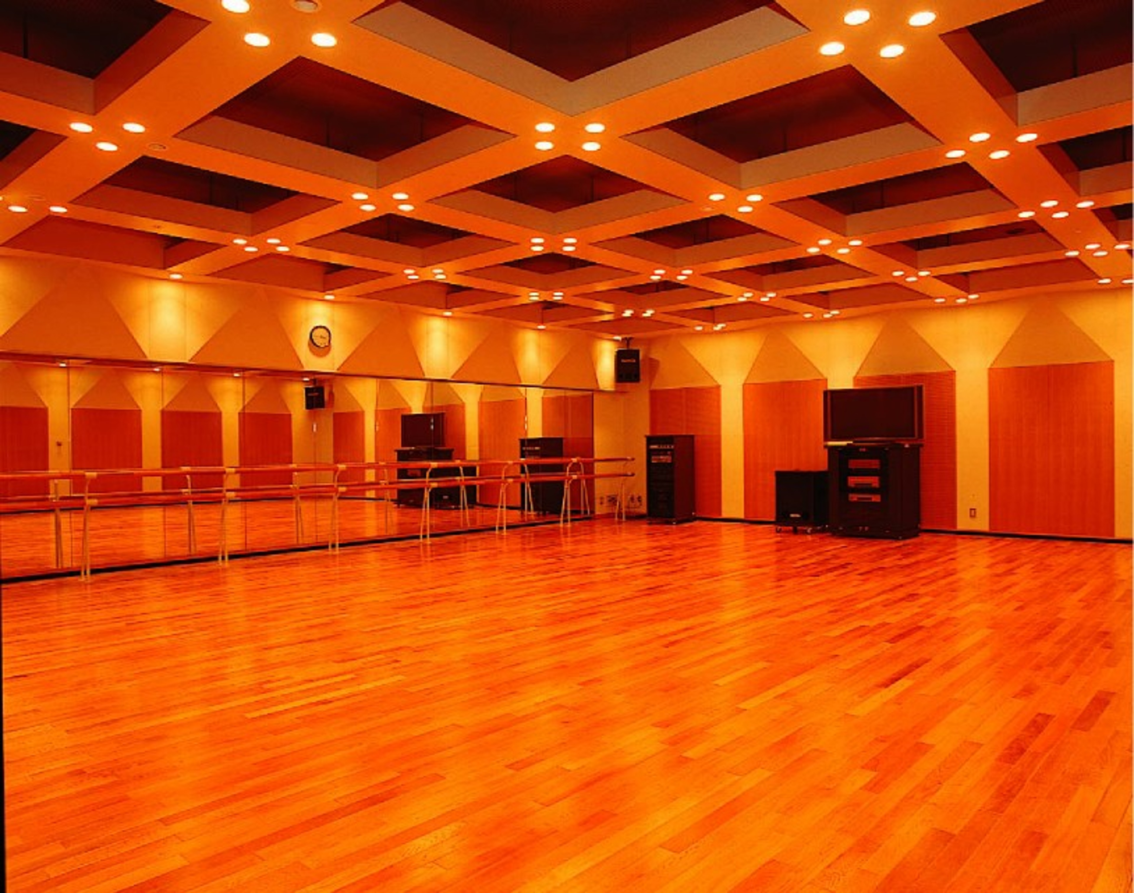 Soundproofed Dance Hall to Unlock Creativity