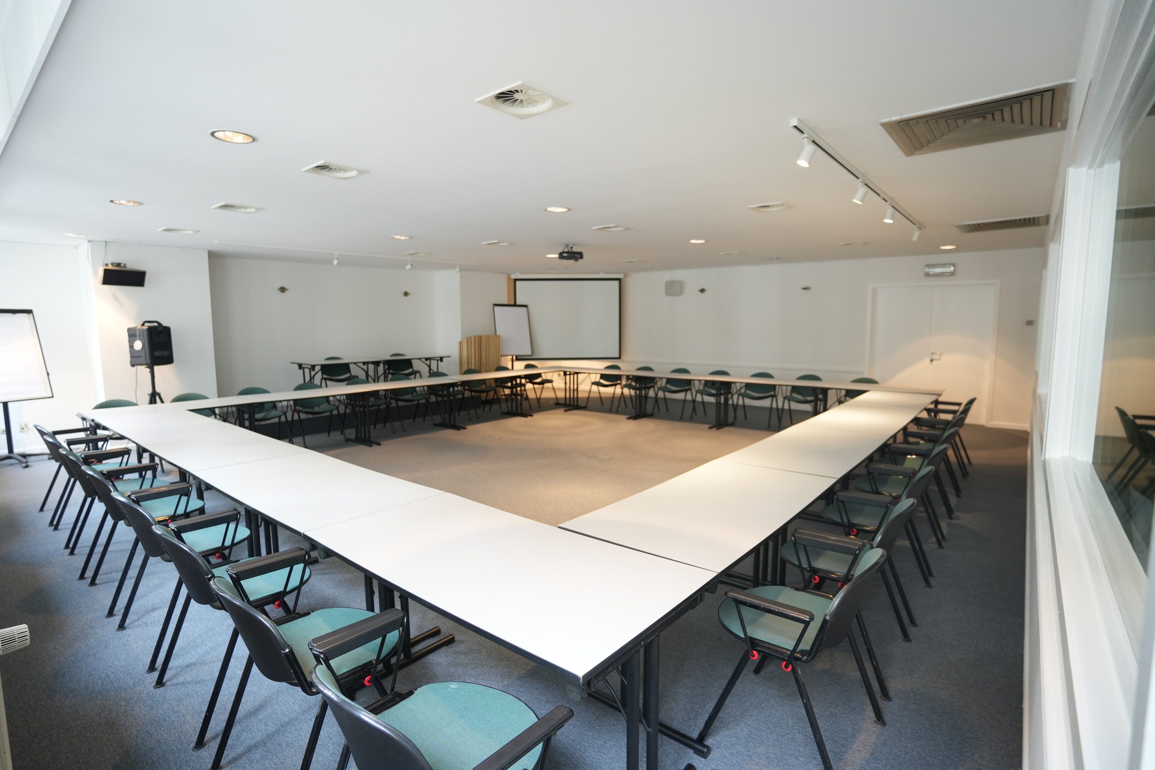 MARIE POPELIN: Lecture Room — photo 2