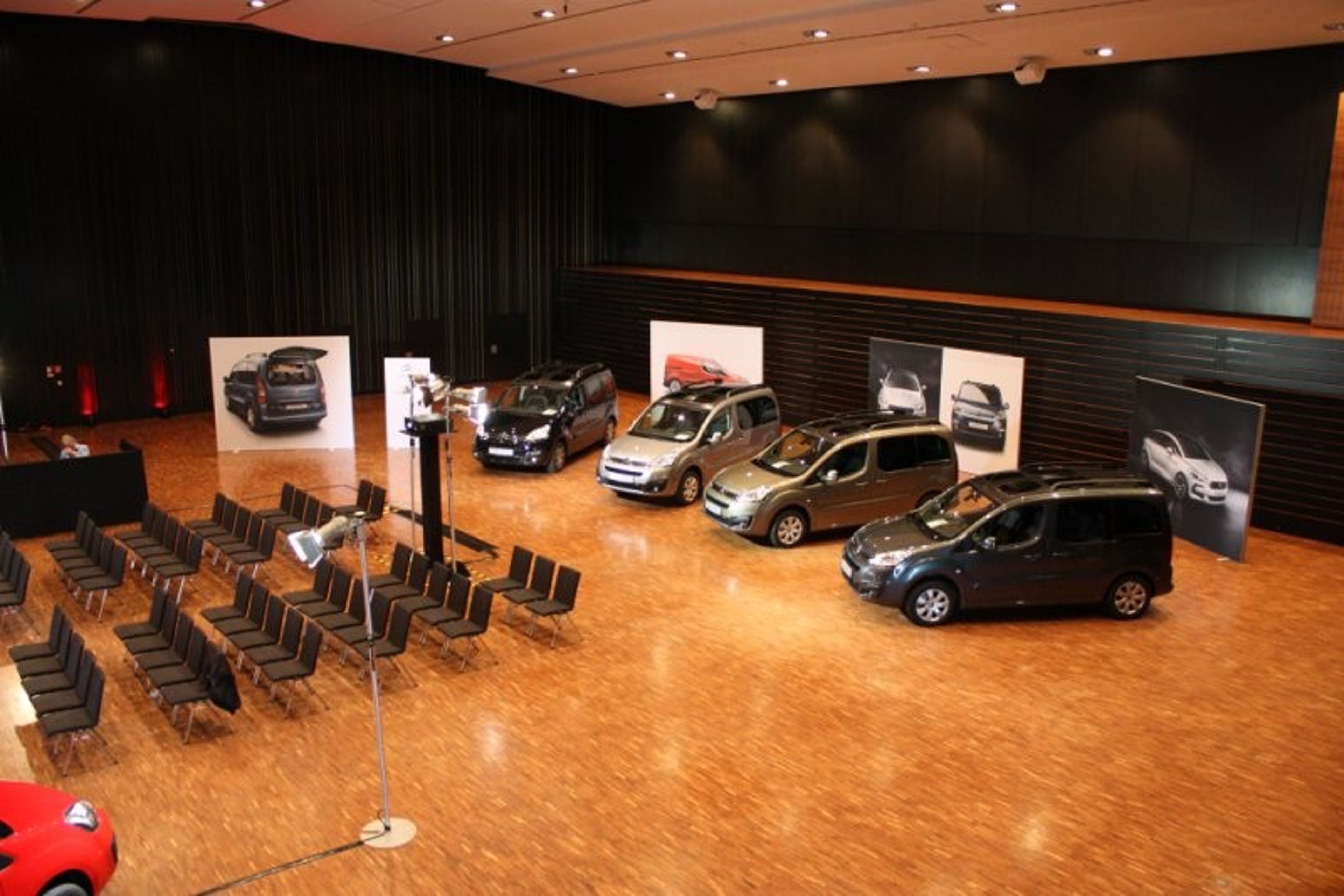 Large Hall — 写真4