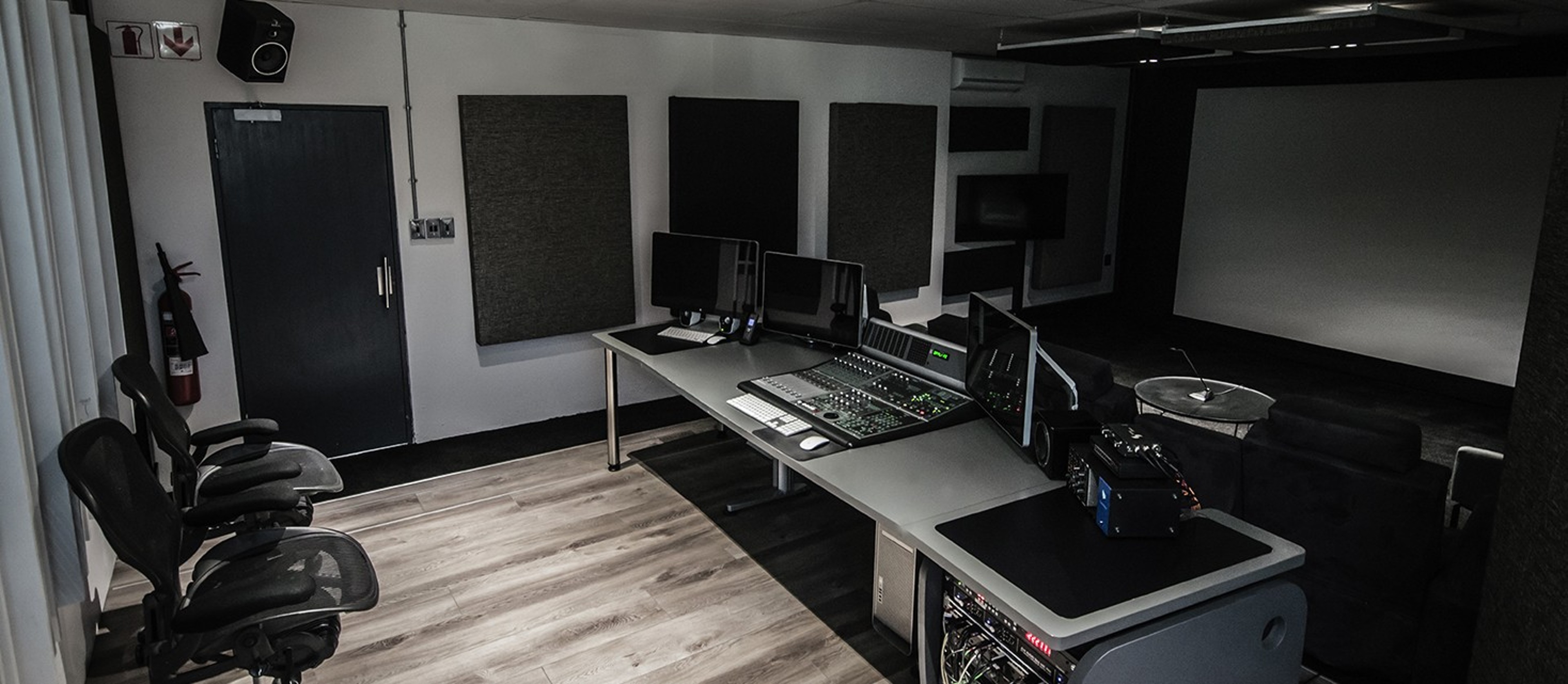 The Work Room Stage II — 写真5