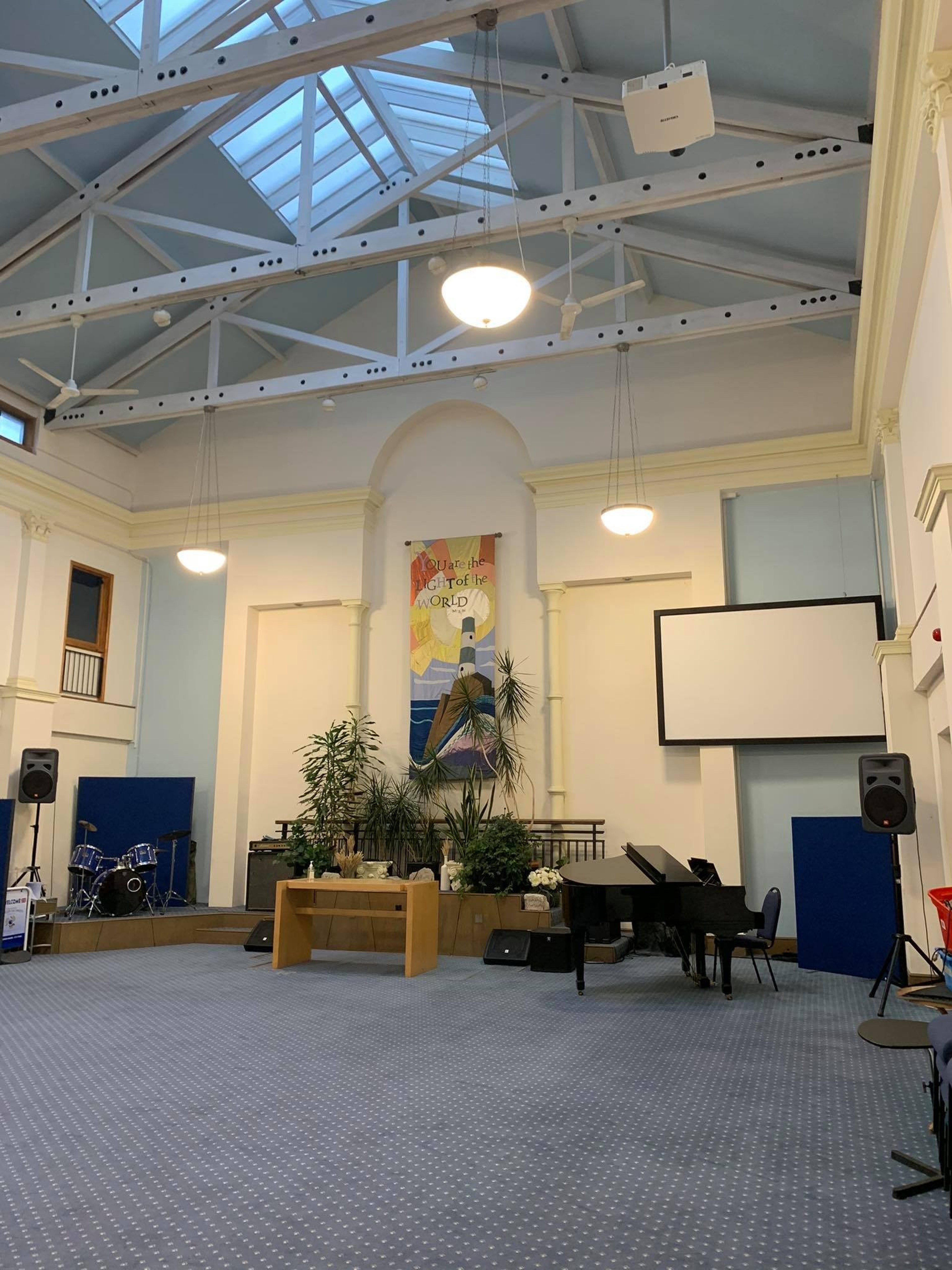 Beautiful rehearsal space with Grand Piano in a bright and spacious hall — photo 2