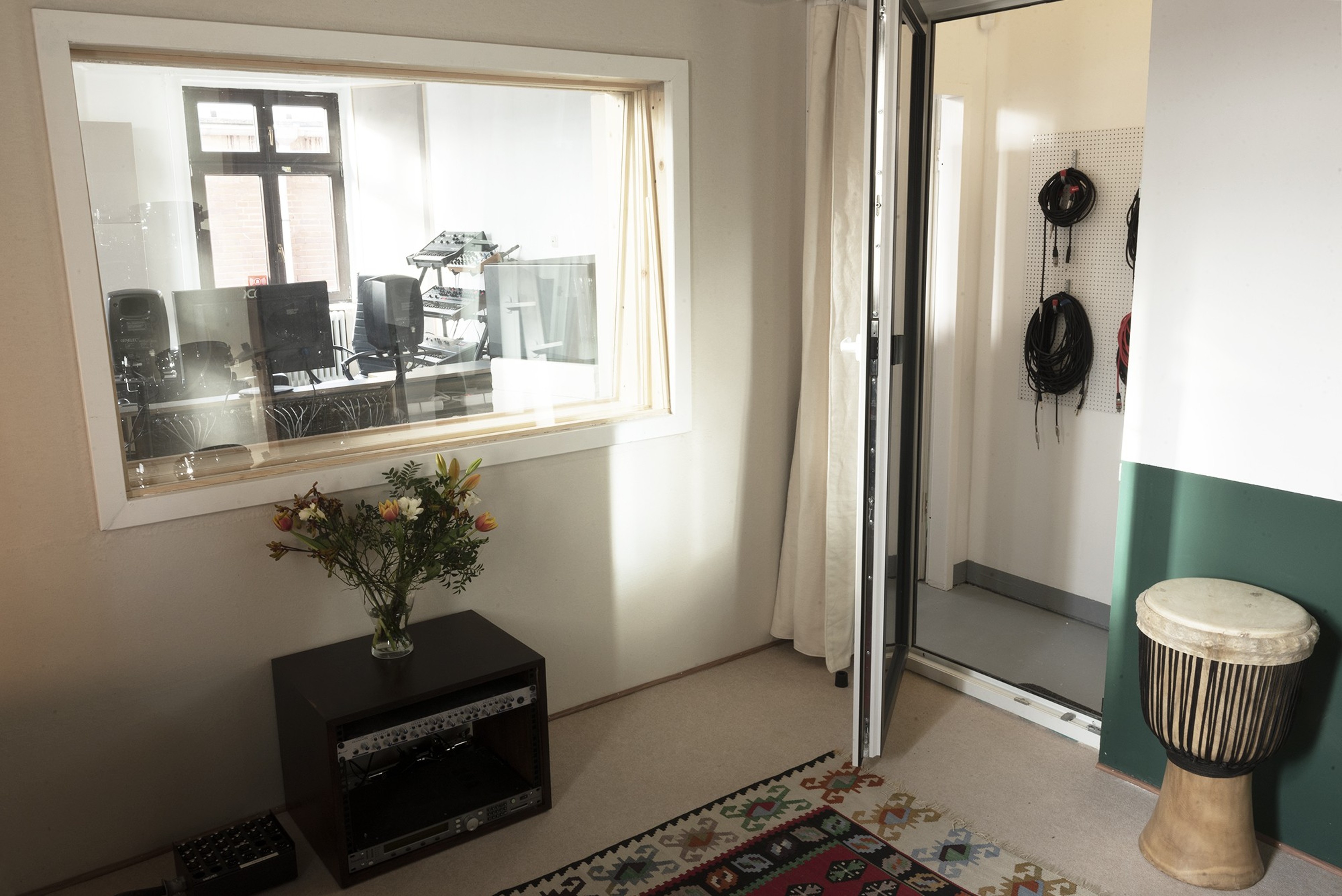 Soundrays Studio, Pro Recording & Writing Space