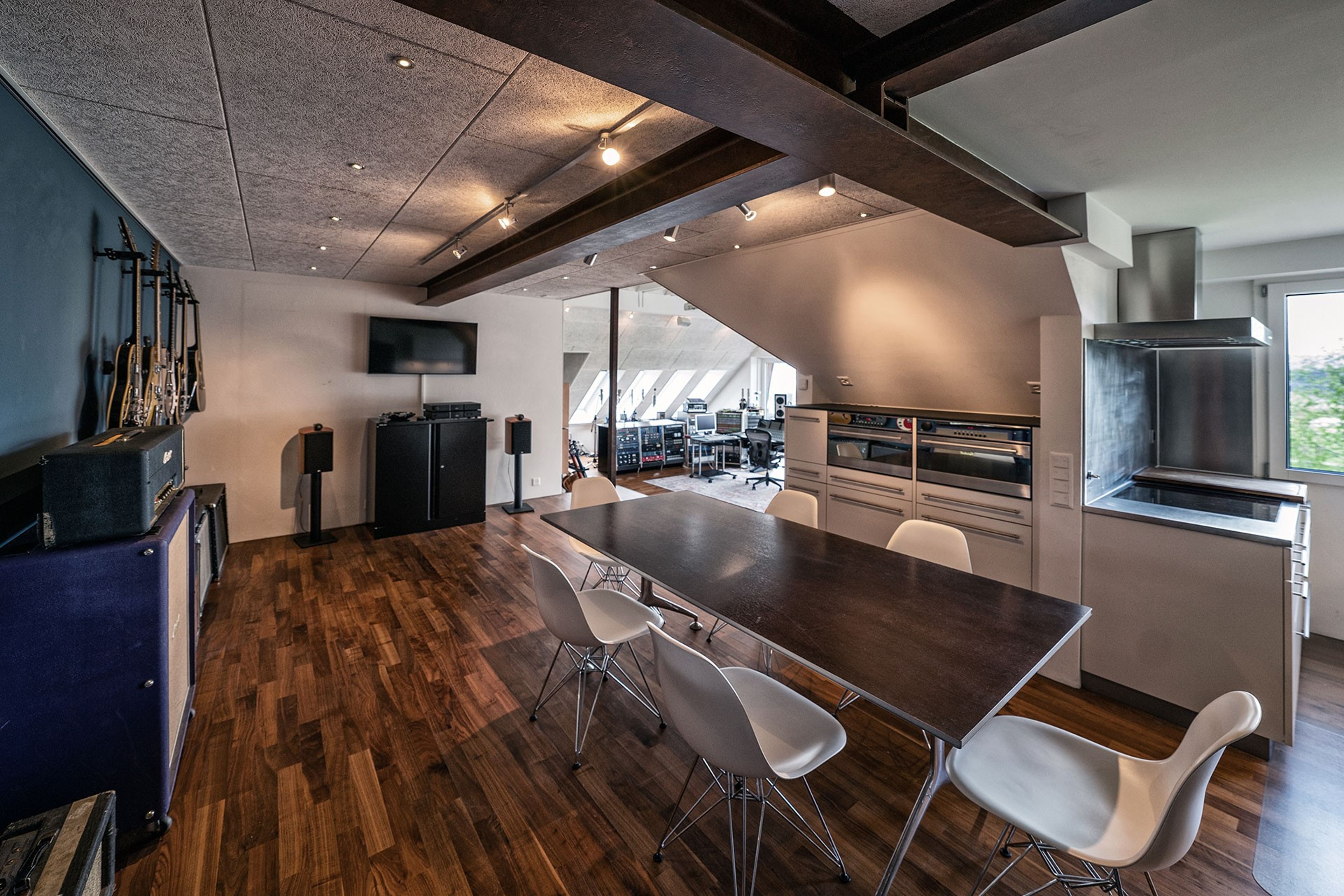 Powerplay Studio E