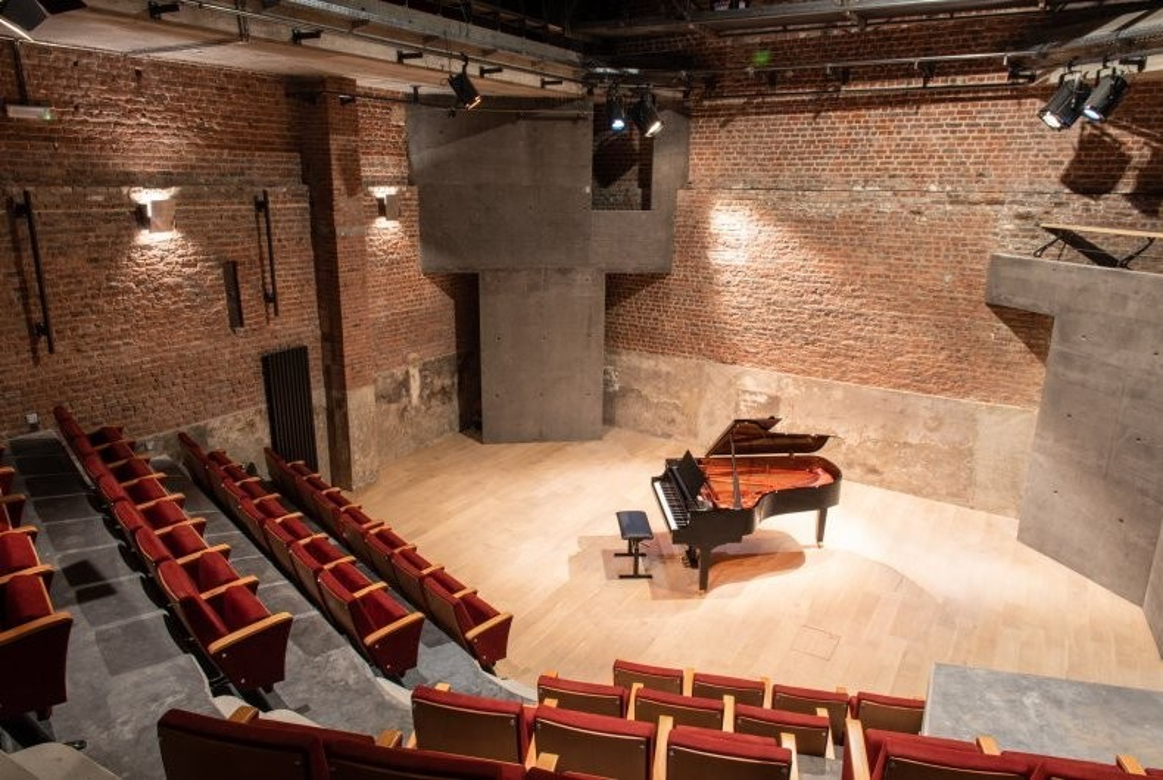 Boudoir - Intimate Theater Space