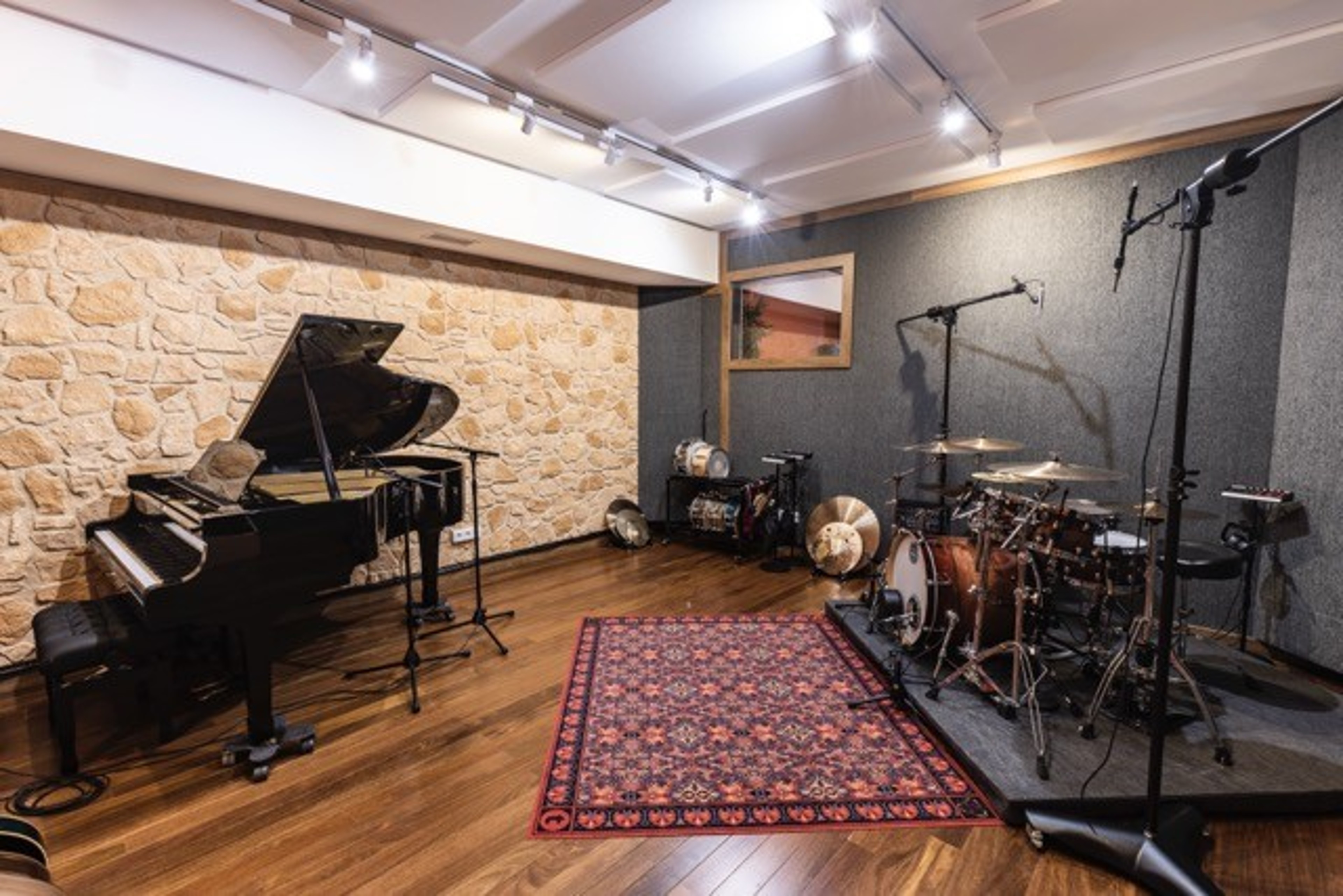 Dolby Atmos-certified recording studio in Cáceres — photo 2