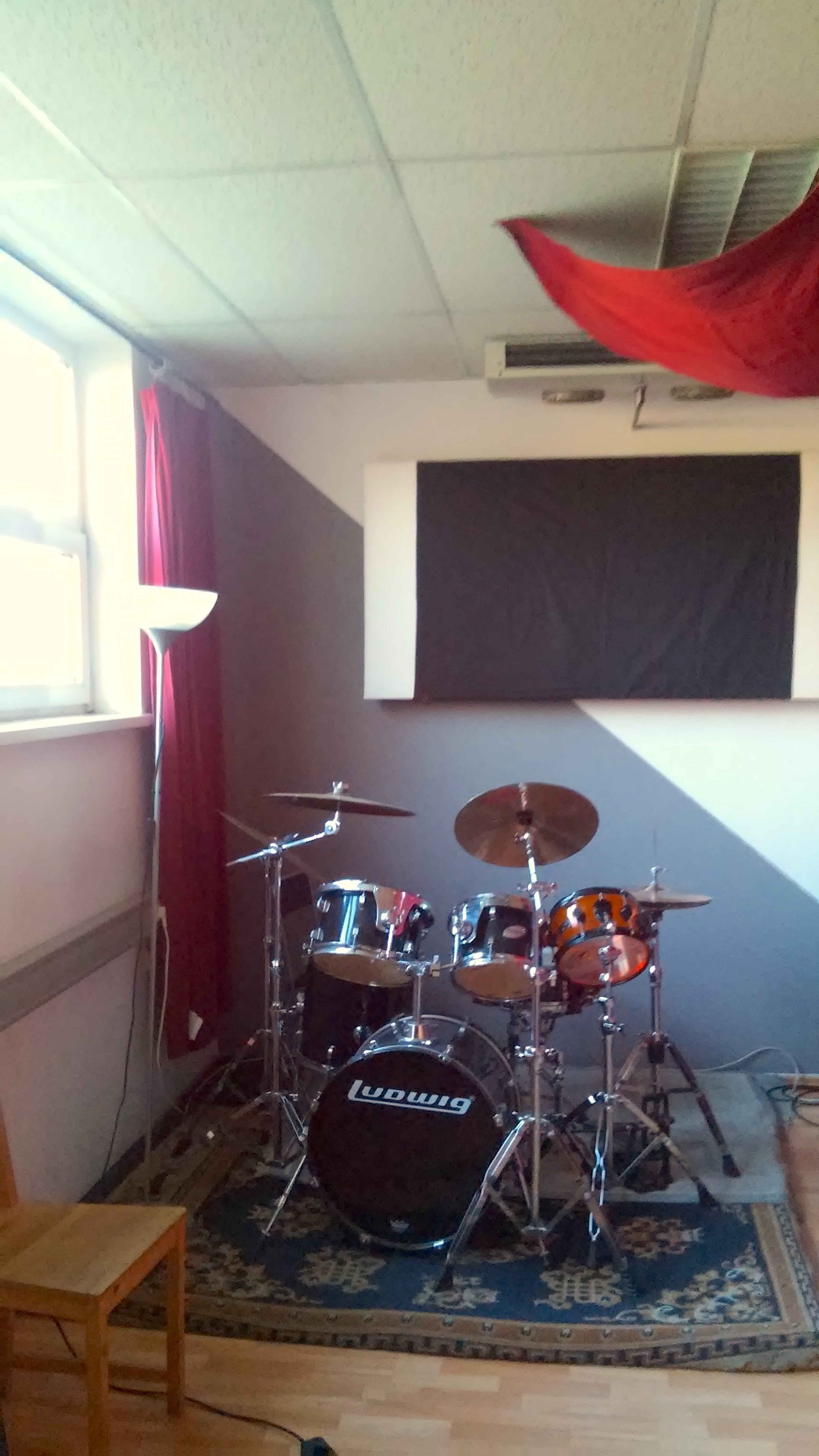 Rehearsal room with drumset - Room 1 — foto 3