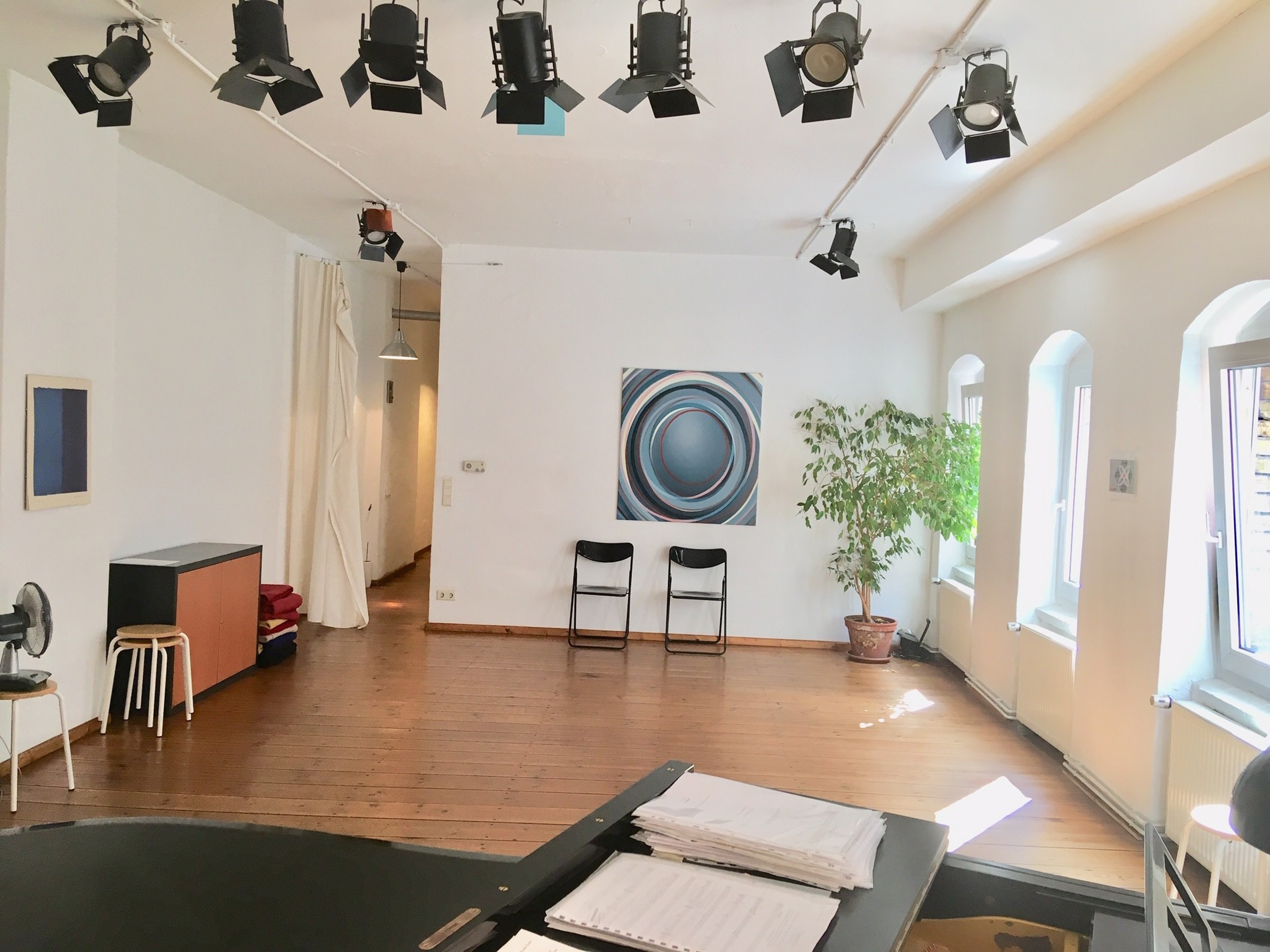 Studio mit Holzfussboden in Charlottenburg. Akustisch optimiert.Hervorragend für Sänger/innen — 写真3
