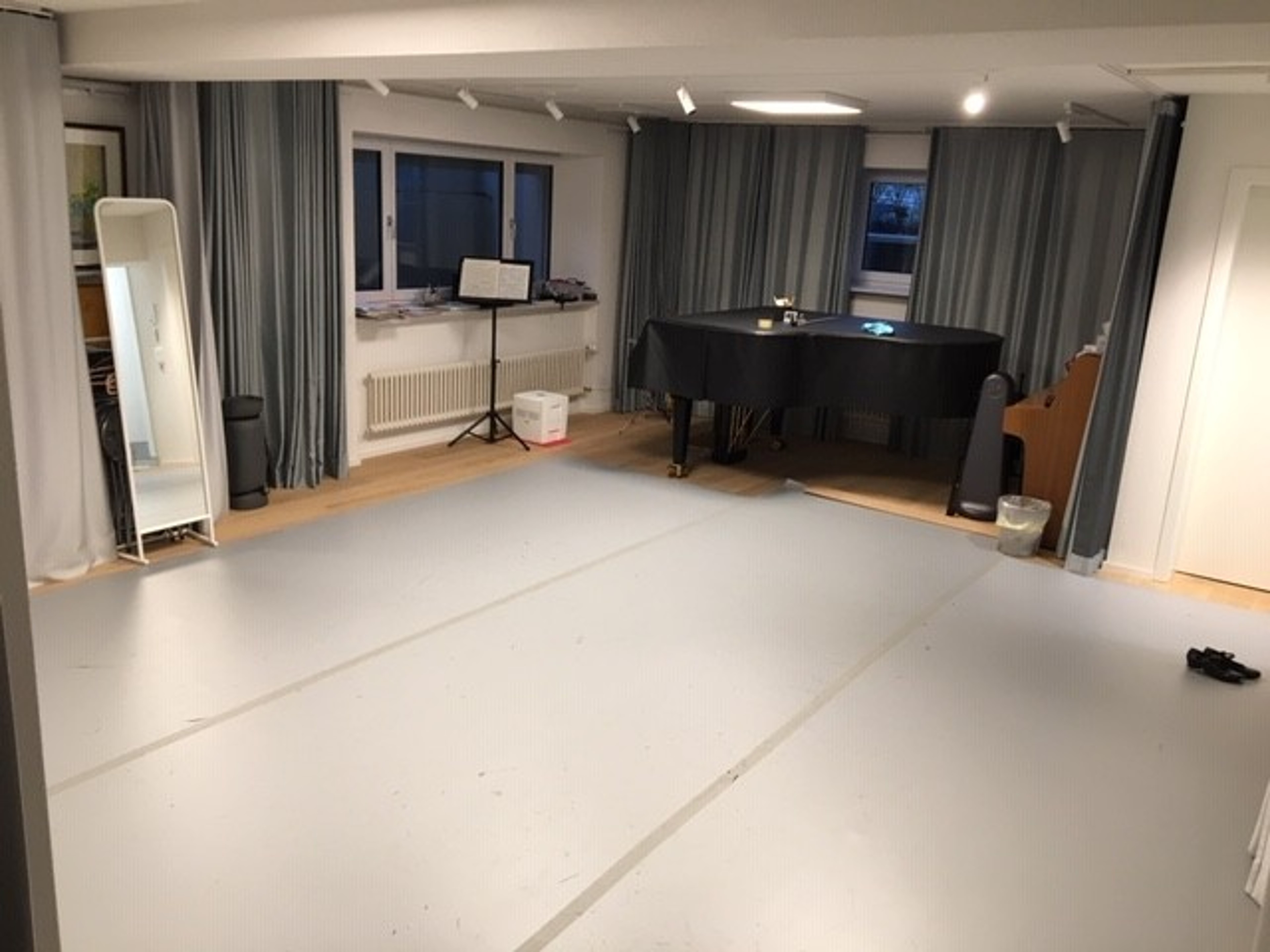 Studio for music, dance, yoga,...two Grand Pianos! — 写真5