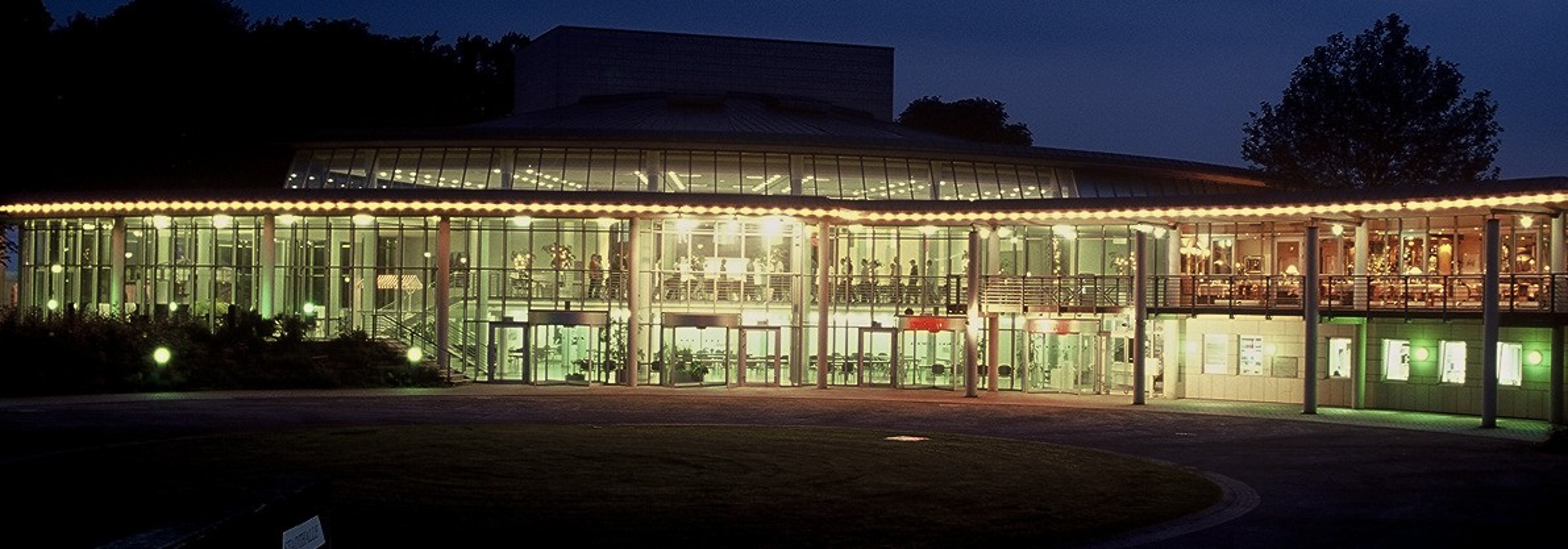 Large Hall — 写真2