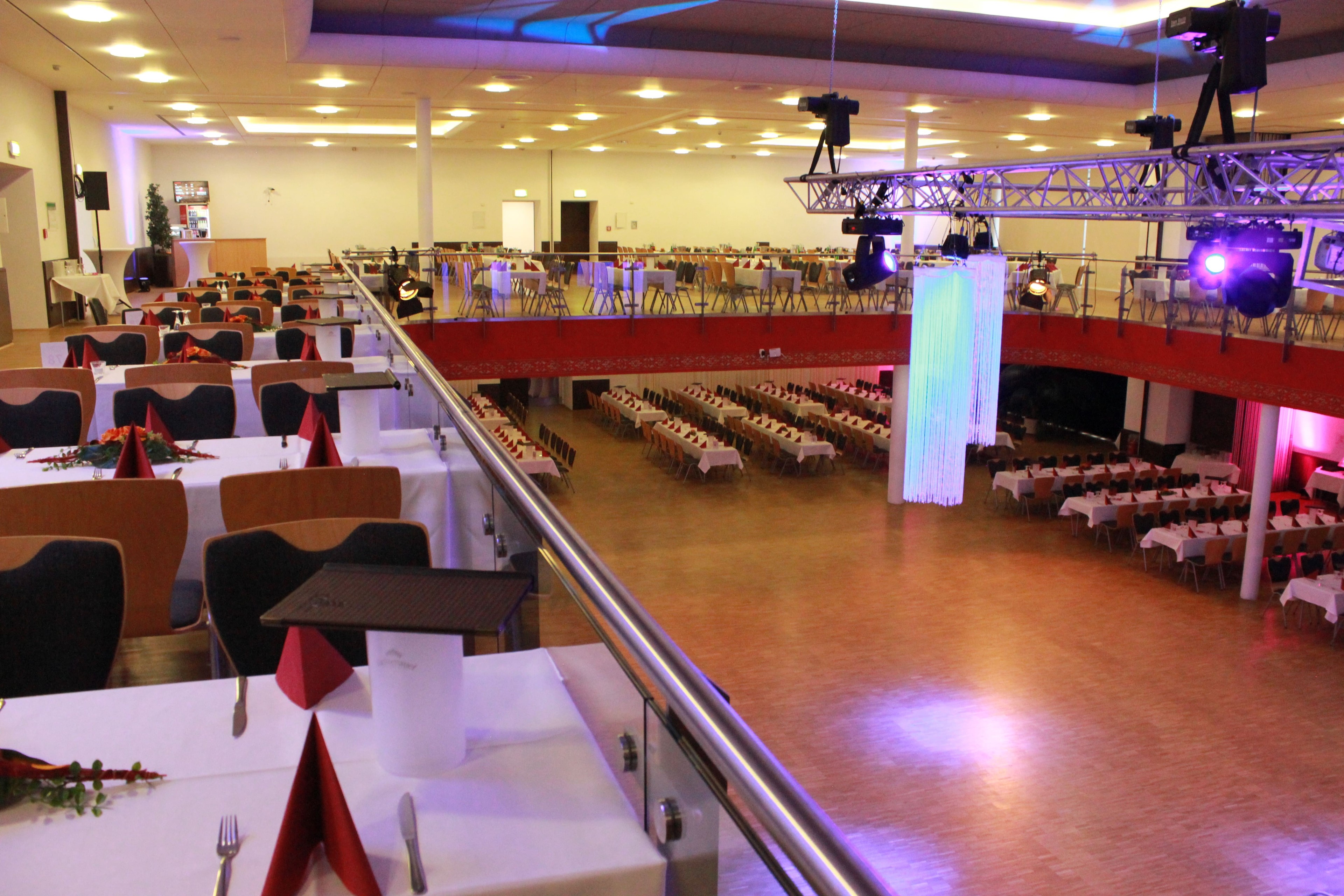 Large Hall — photo 4