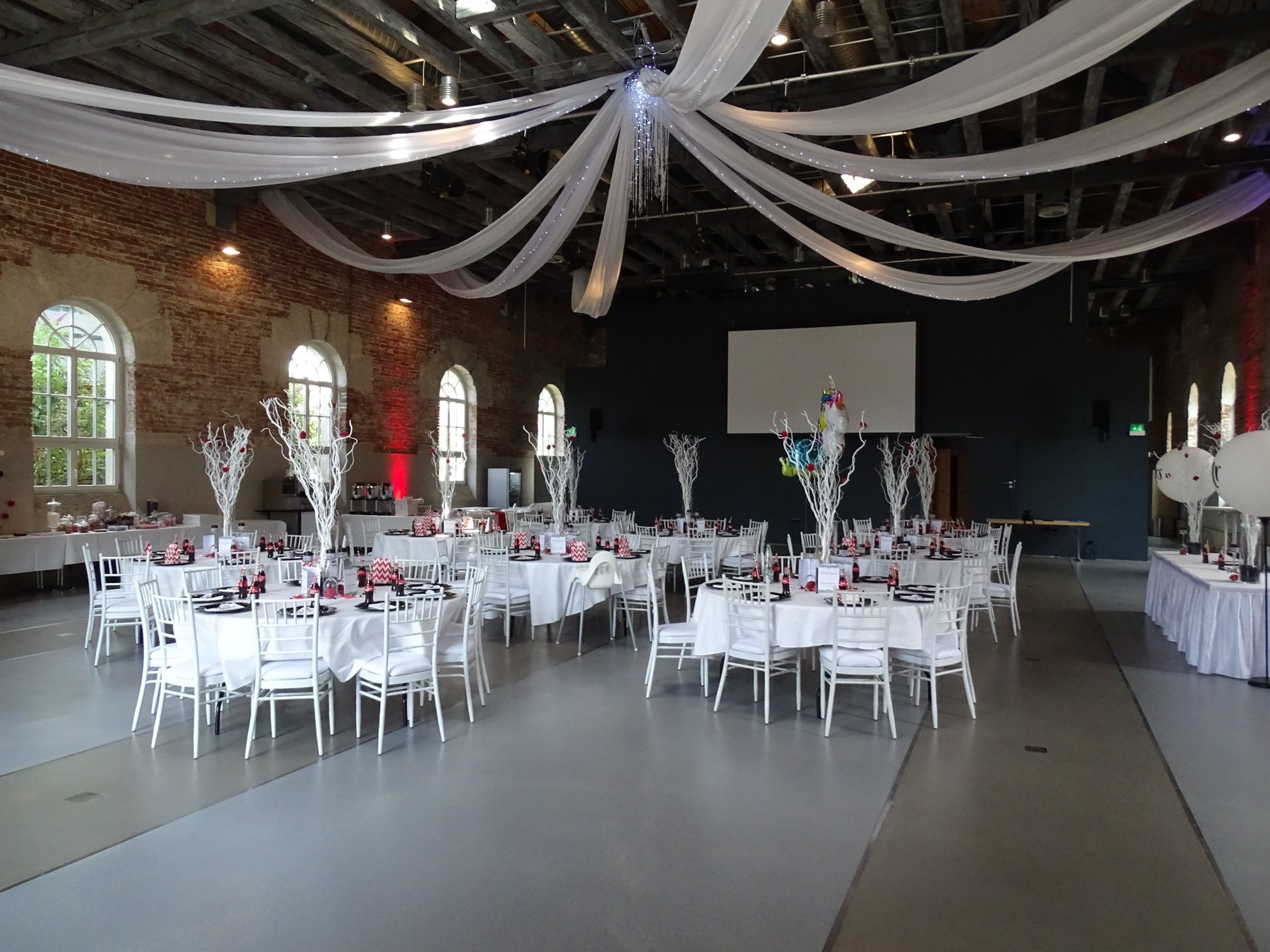 Event Hall — 写真2