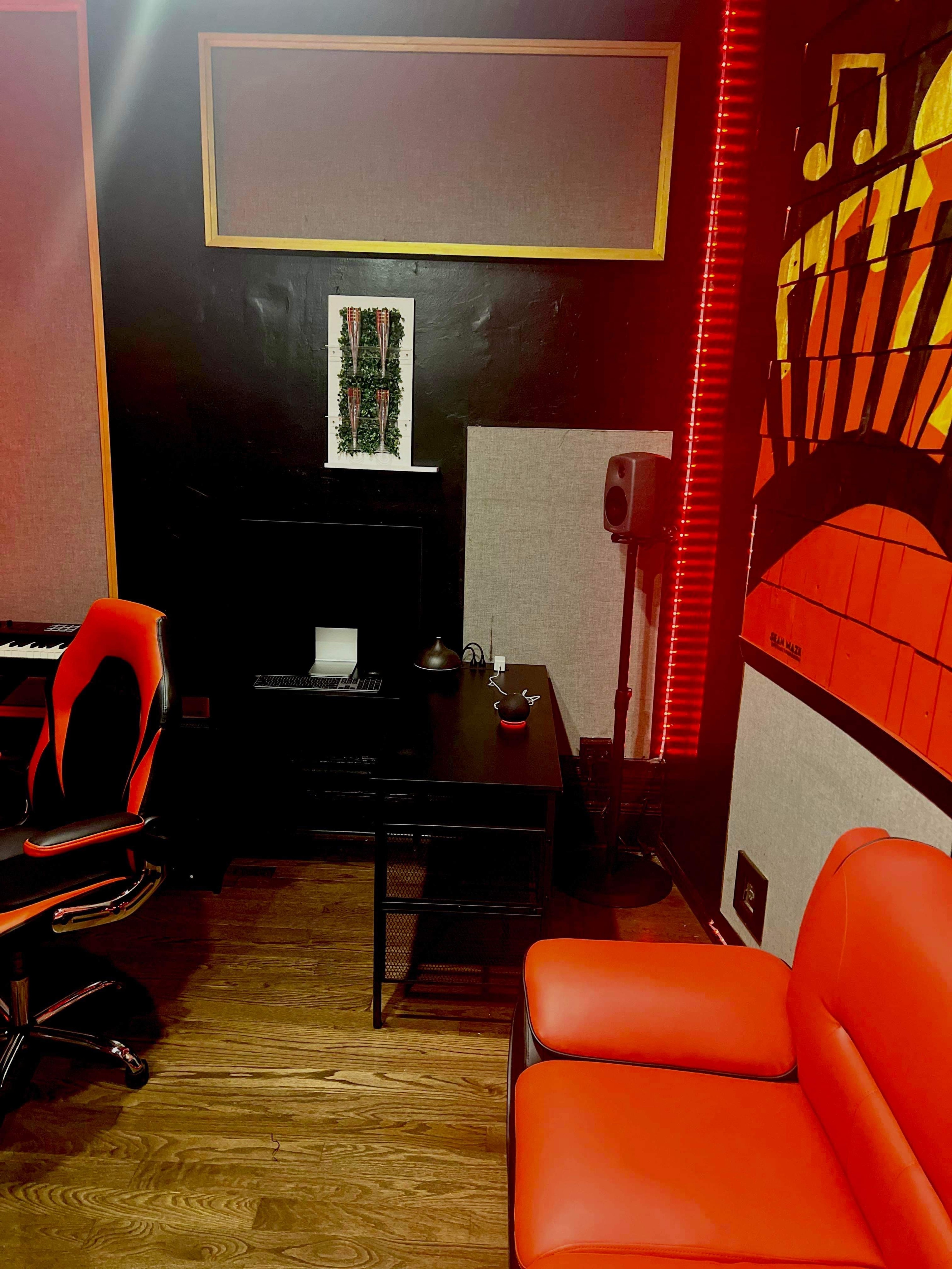 Taylored Made Creative Studio — 写真2