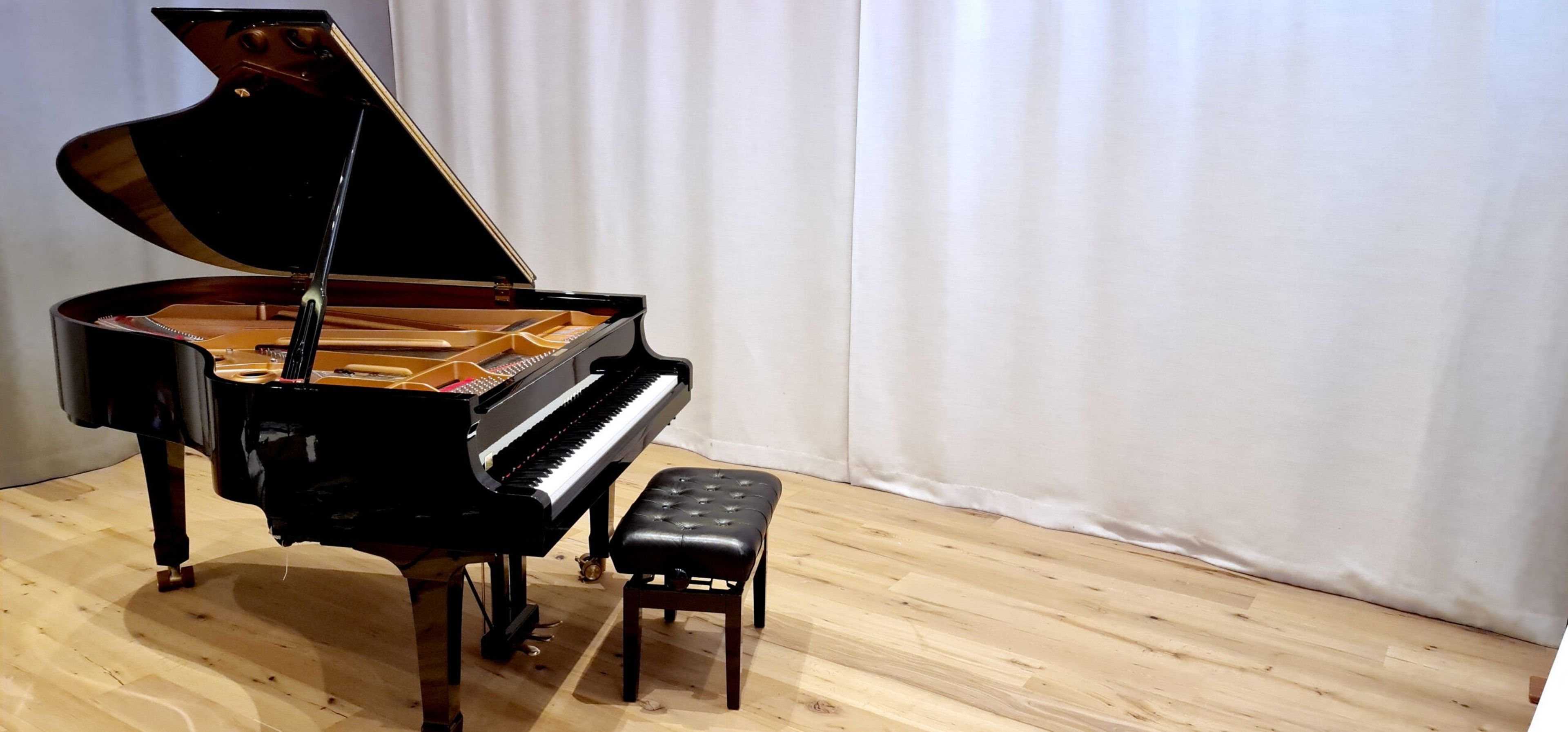 Grand Piano Rehearsal Room in Zürich