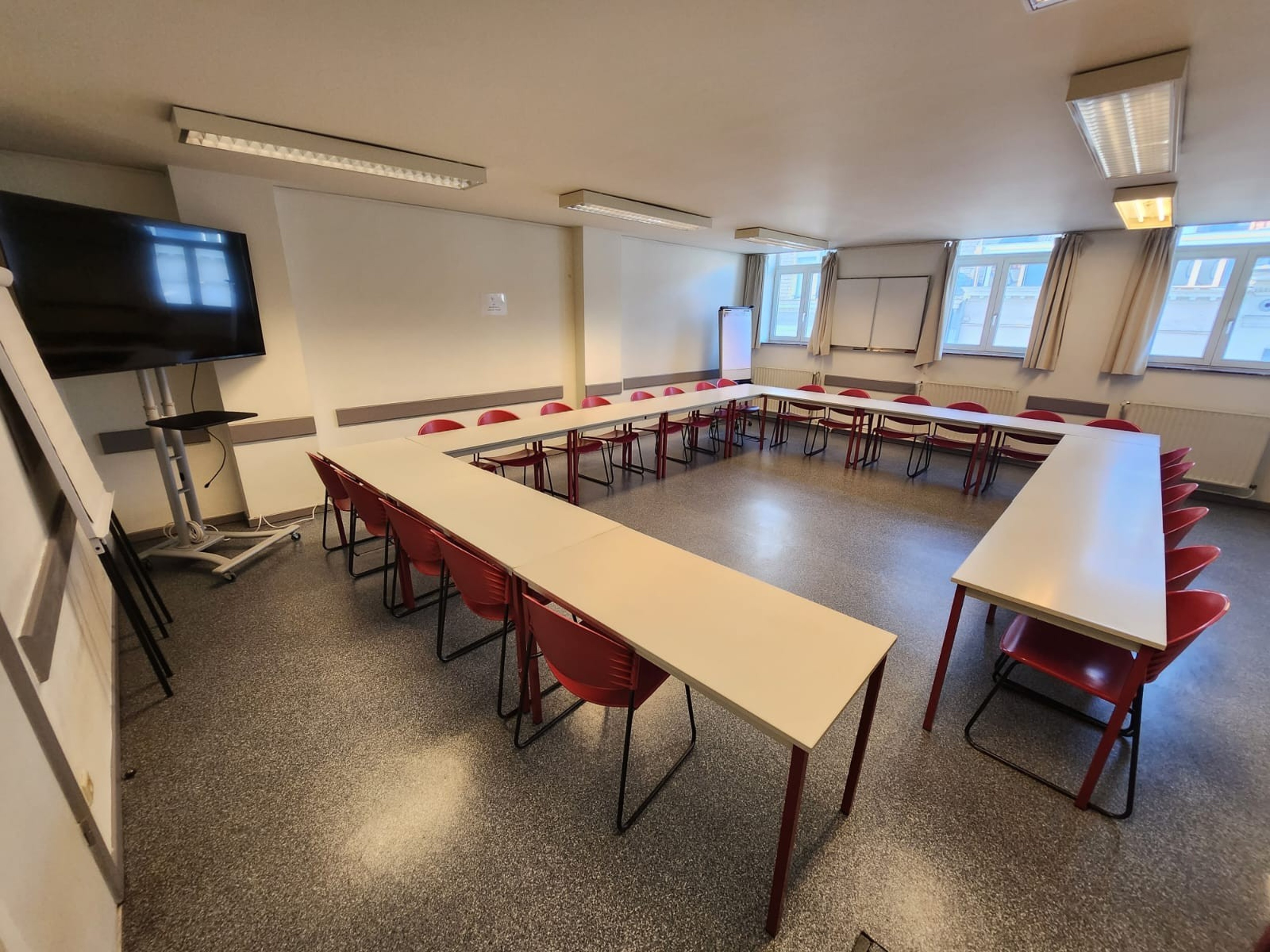 SIMONE DE BEAUVOIR: Lecture Room