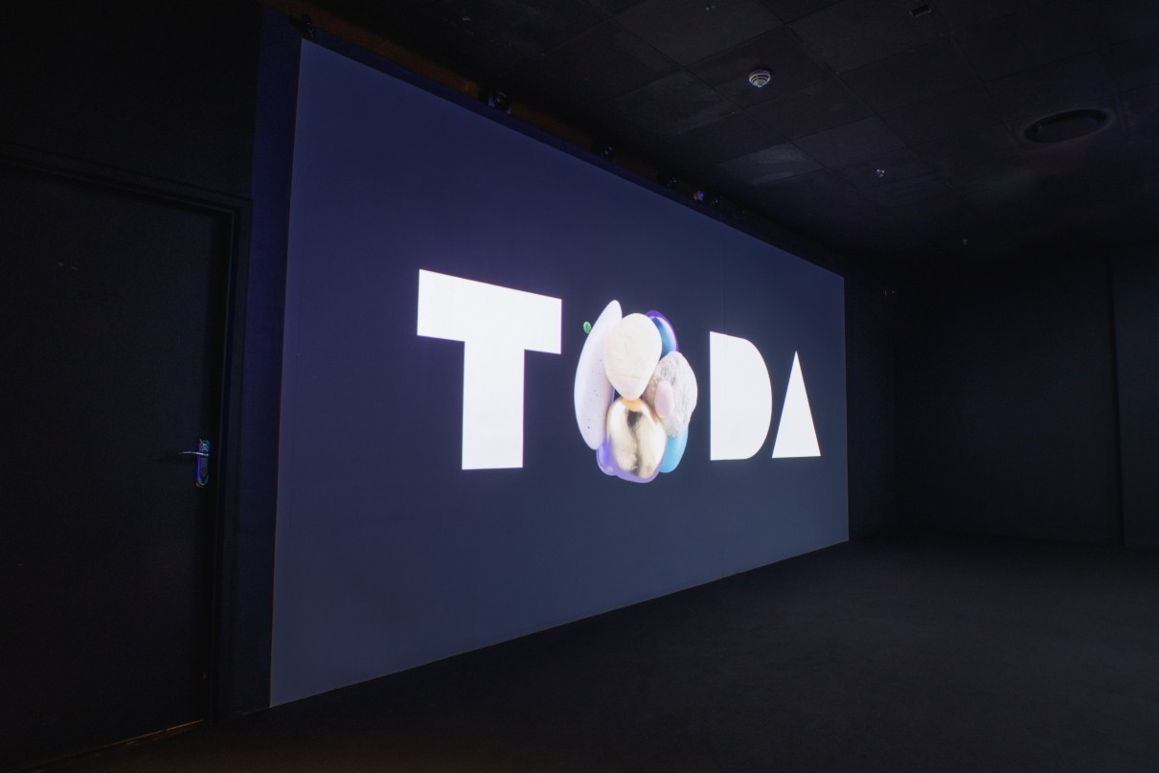 Immersive Interactive Room — 写真3