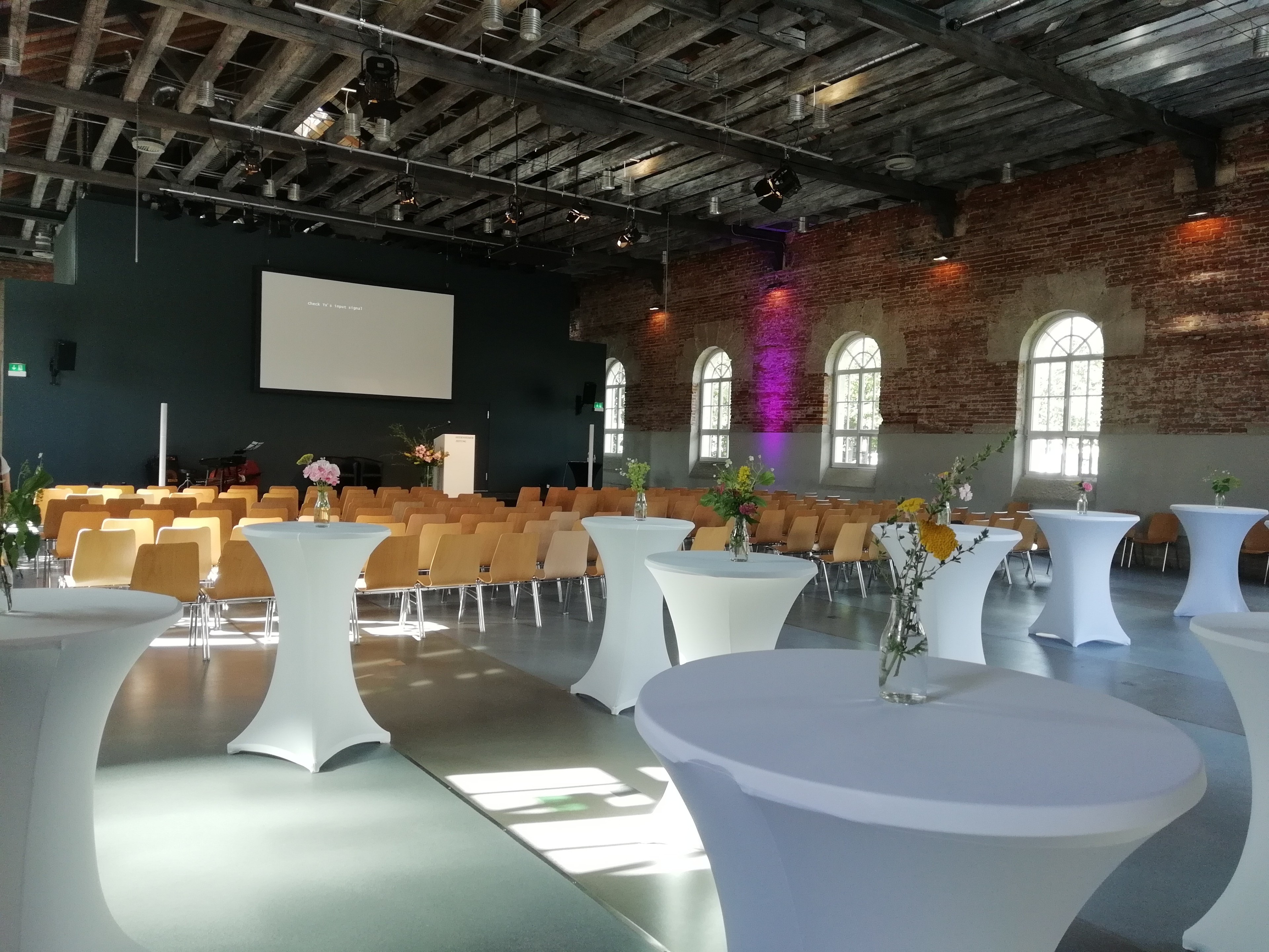 Event Hall — 写真4