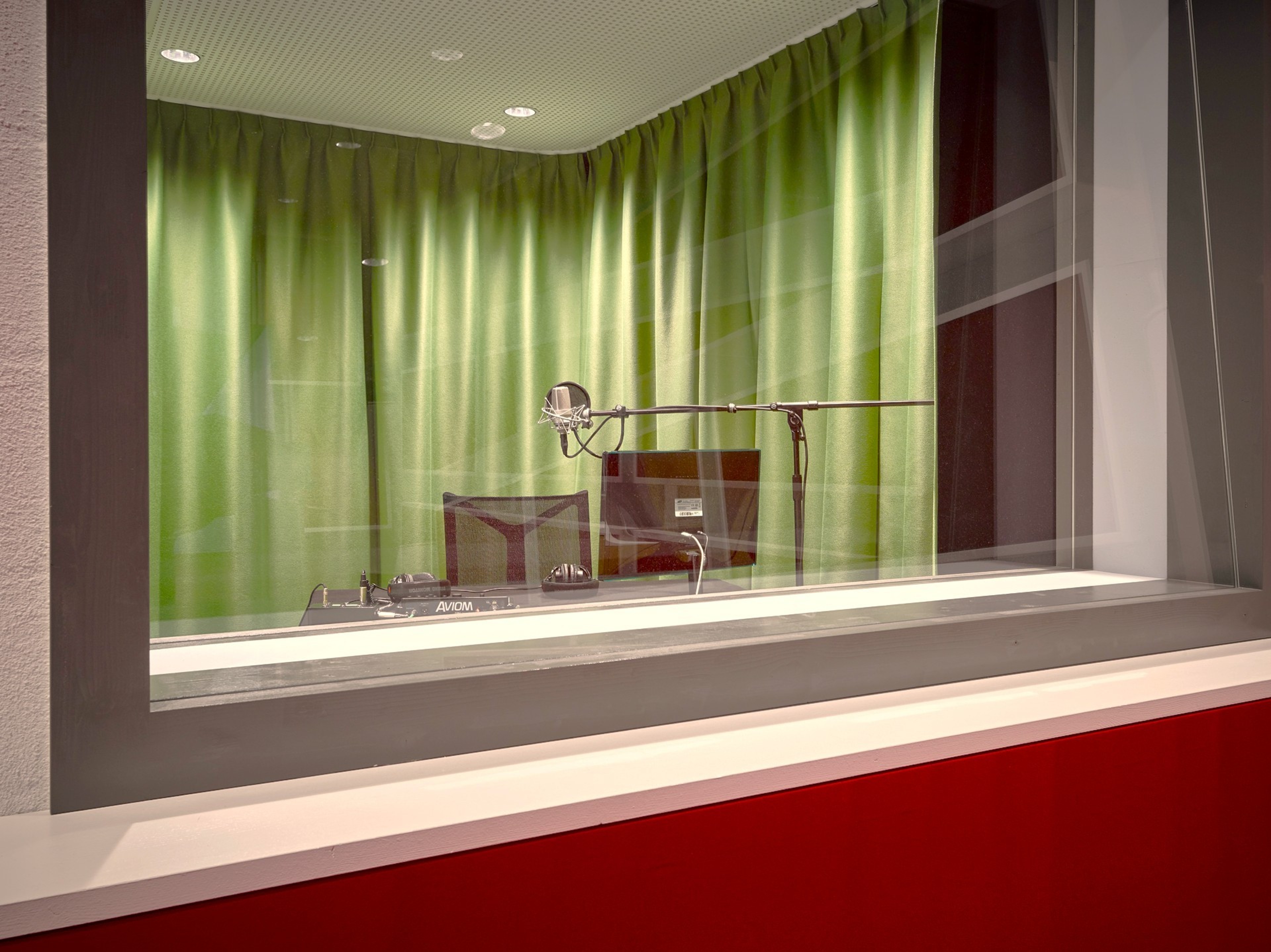 Live Room 3 – Small Recording Booth — photo 2
