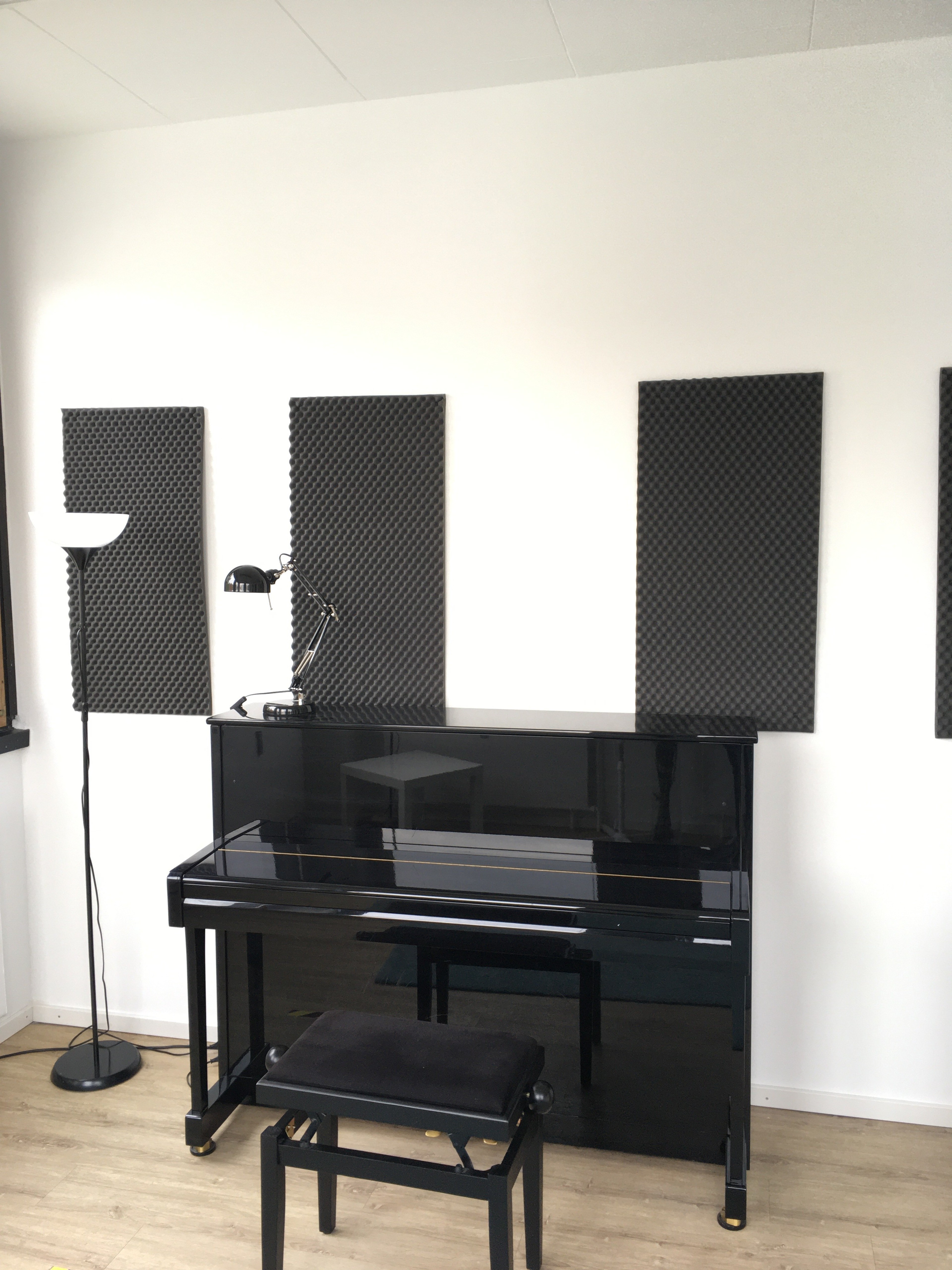 Rehearsal room - piano X