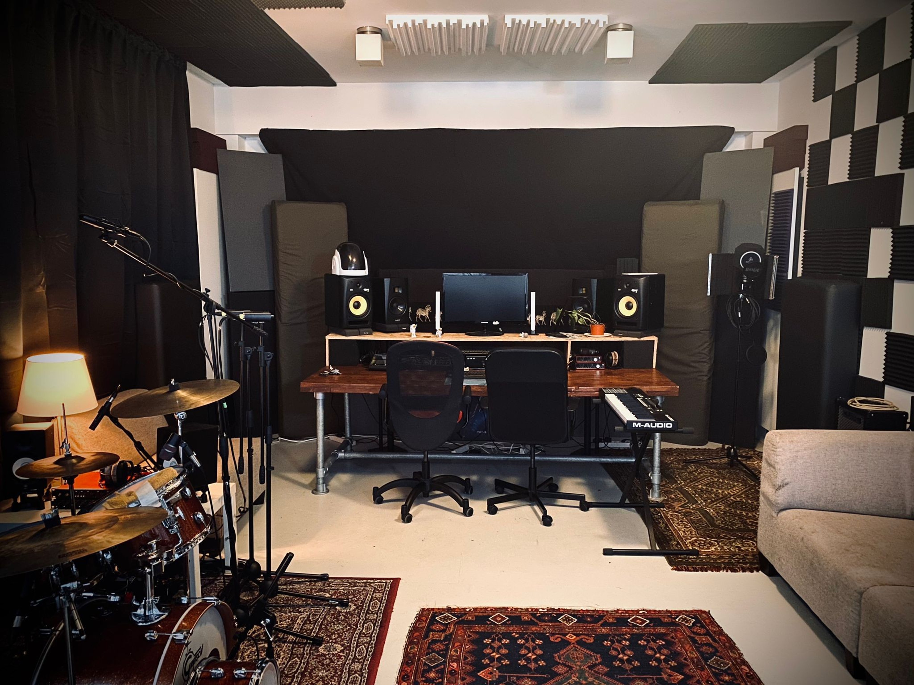 Recording & Rehearsal Studio With A Huge Terrace