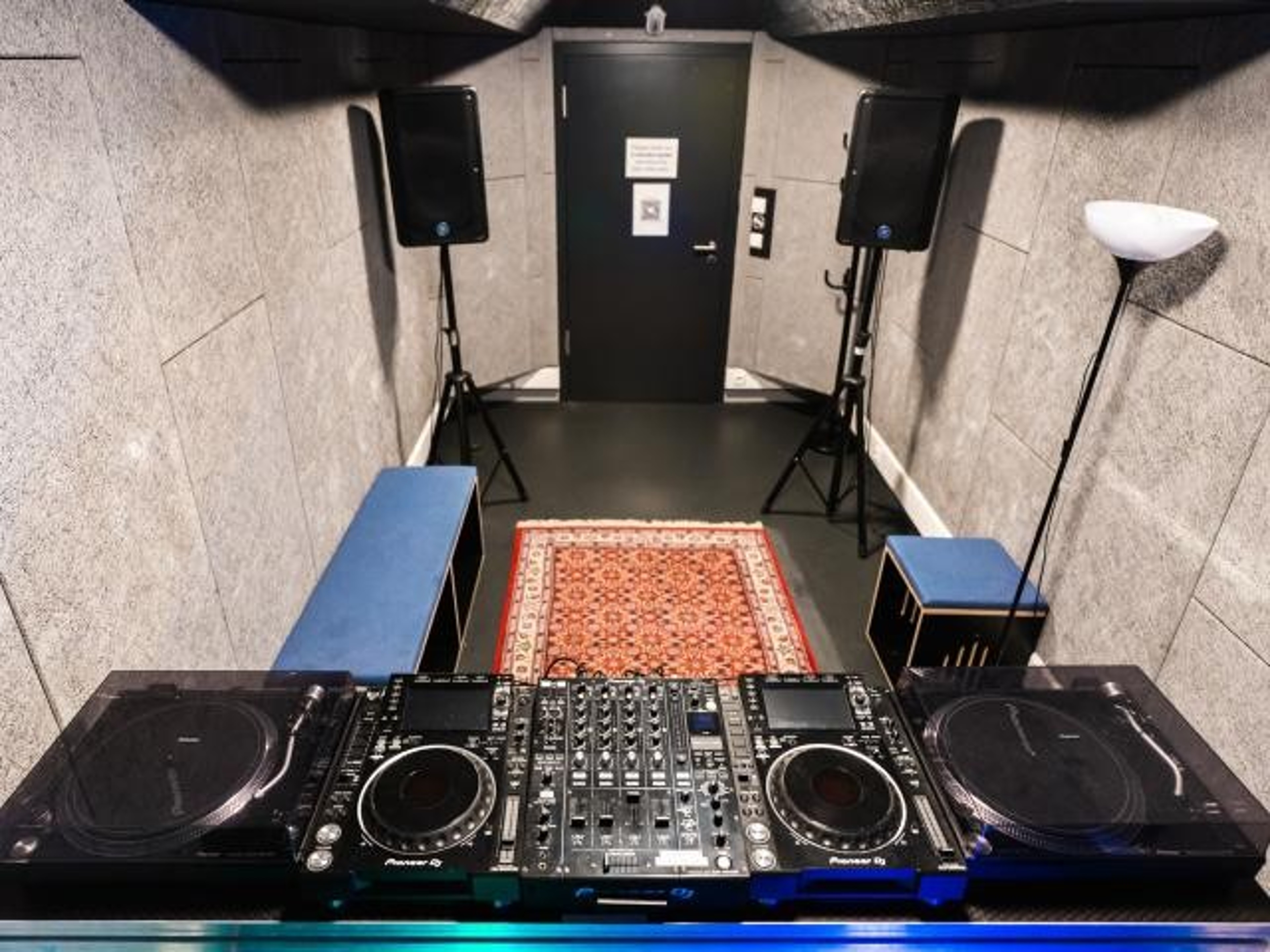 Rehearsal room DJ 2 — photo 2