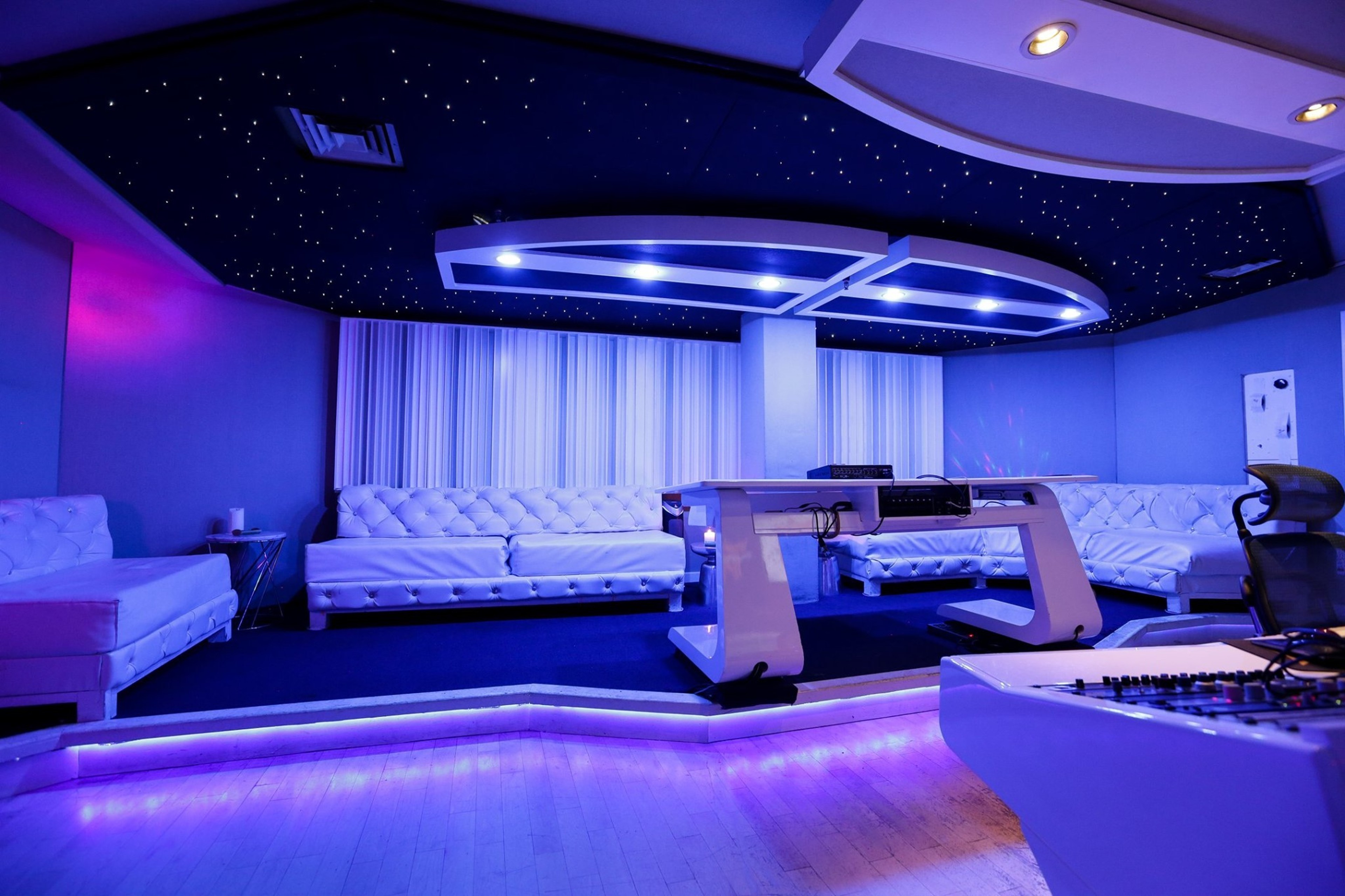 Penthouse Heaven's Room