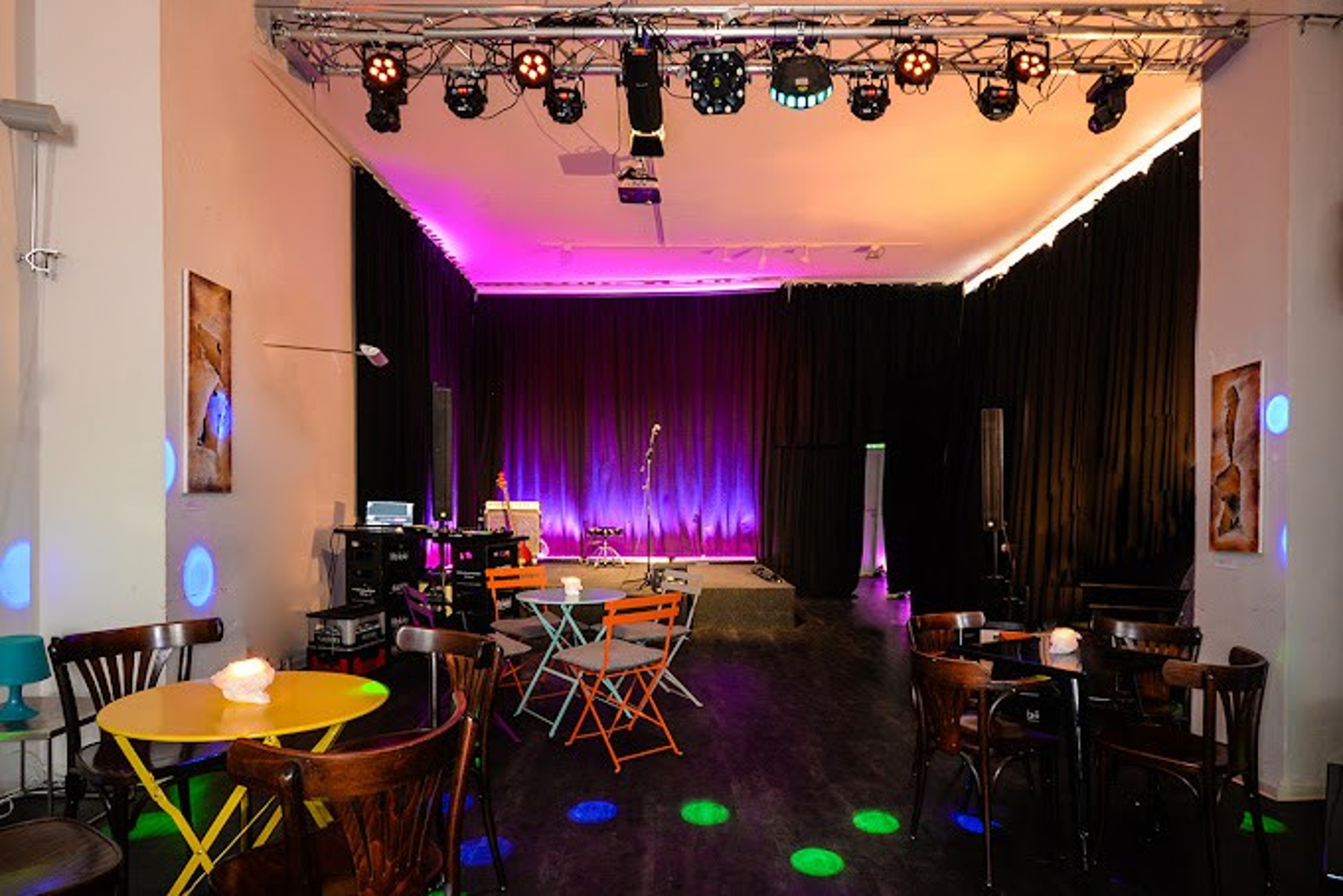 ART Stalker Berlin - Kunst + Bar + Musical Event — photo 5
