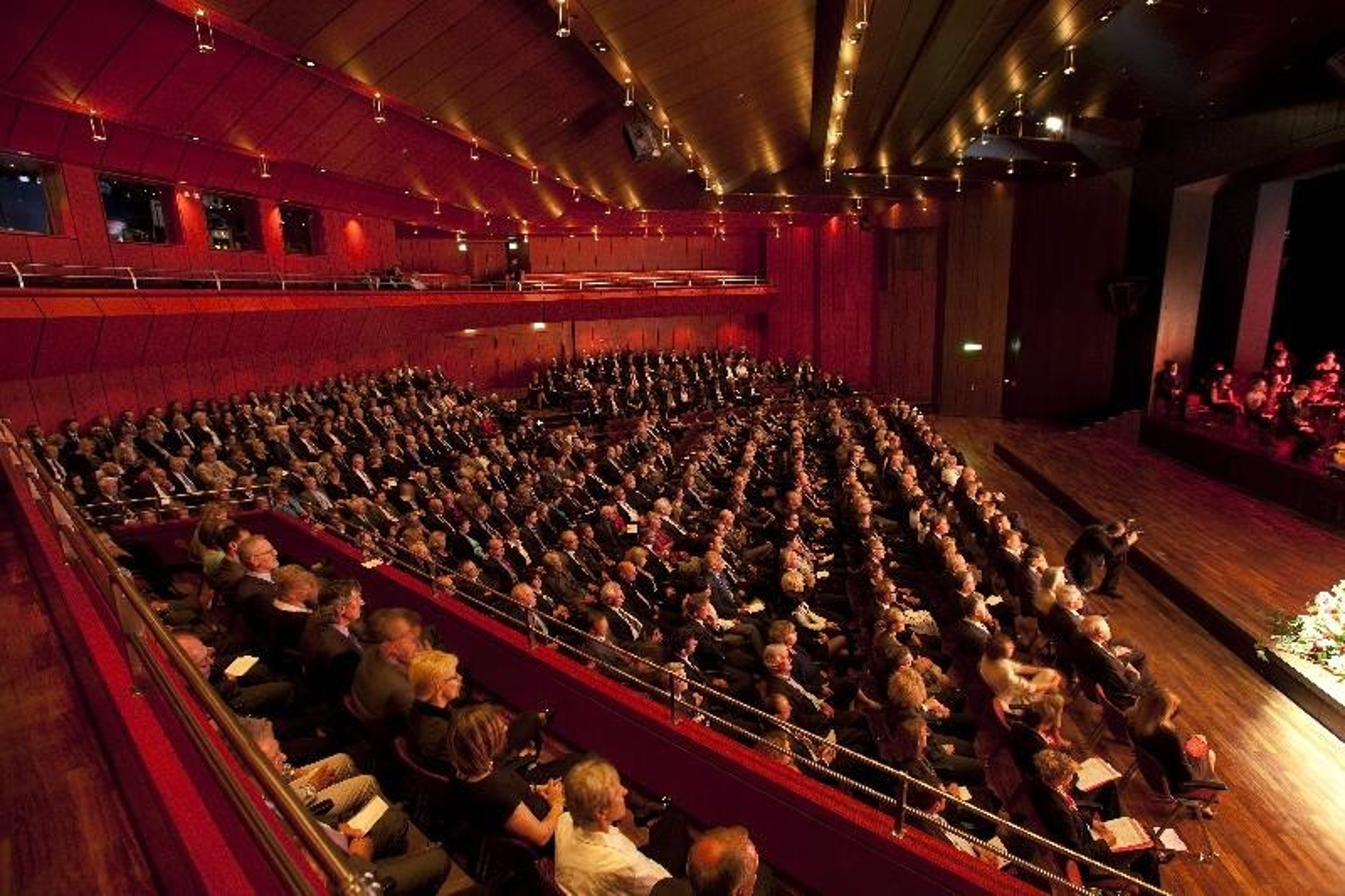 Octagon Concert Hall in STADTHALLE — 写真4