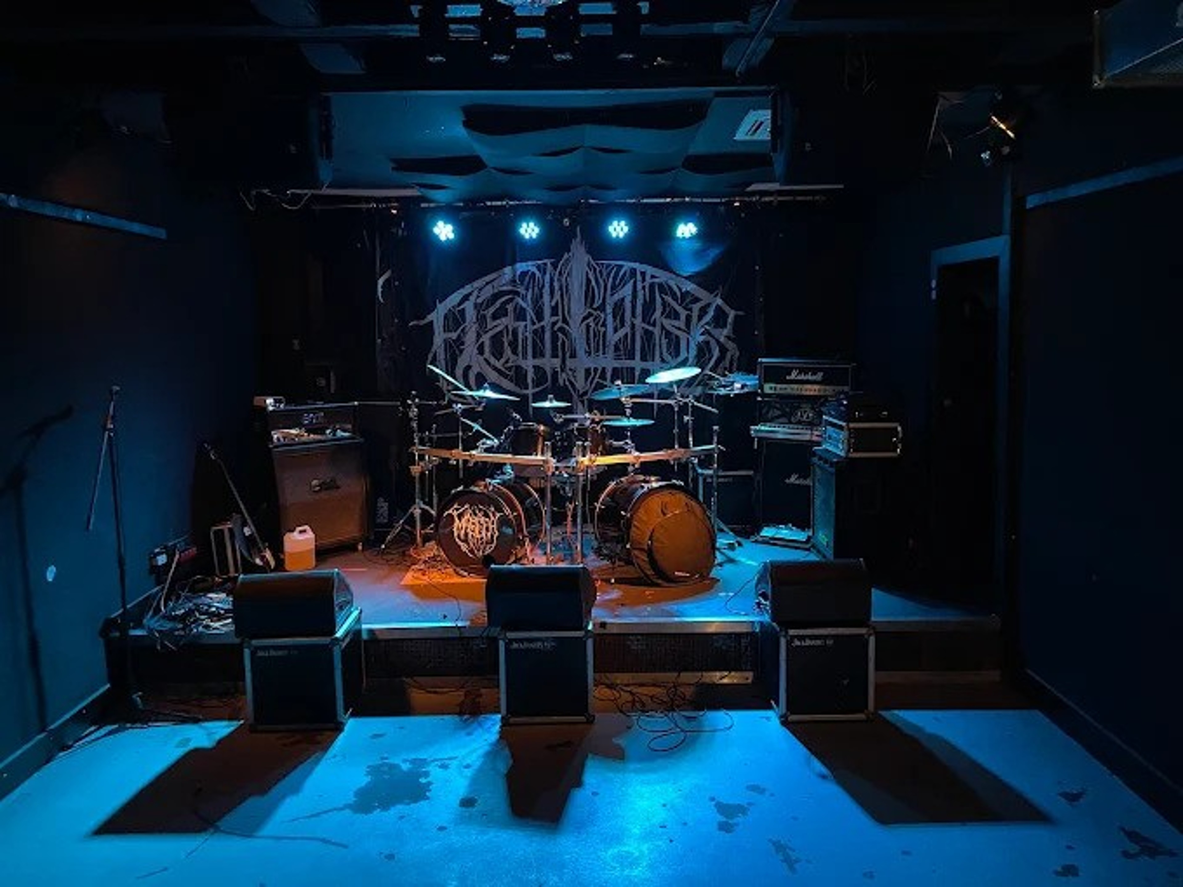 Atmospheric Rehearsal room in music club downtown — photo 4