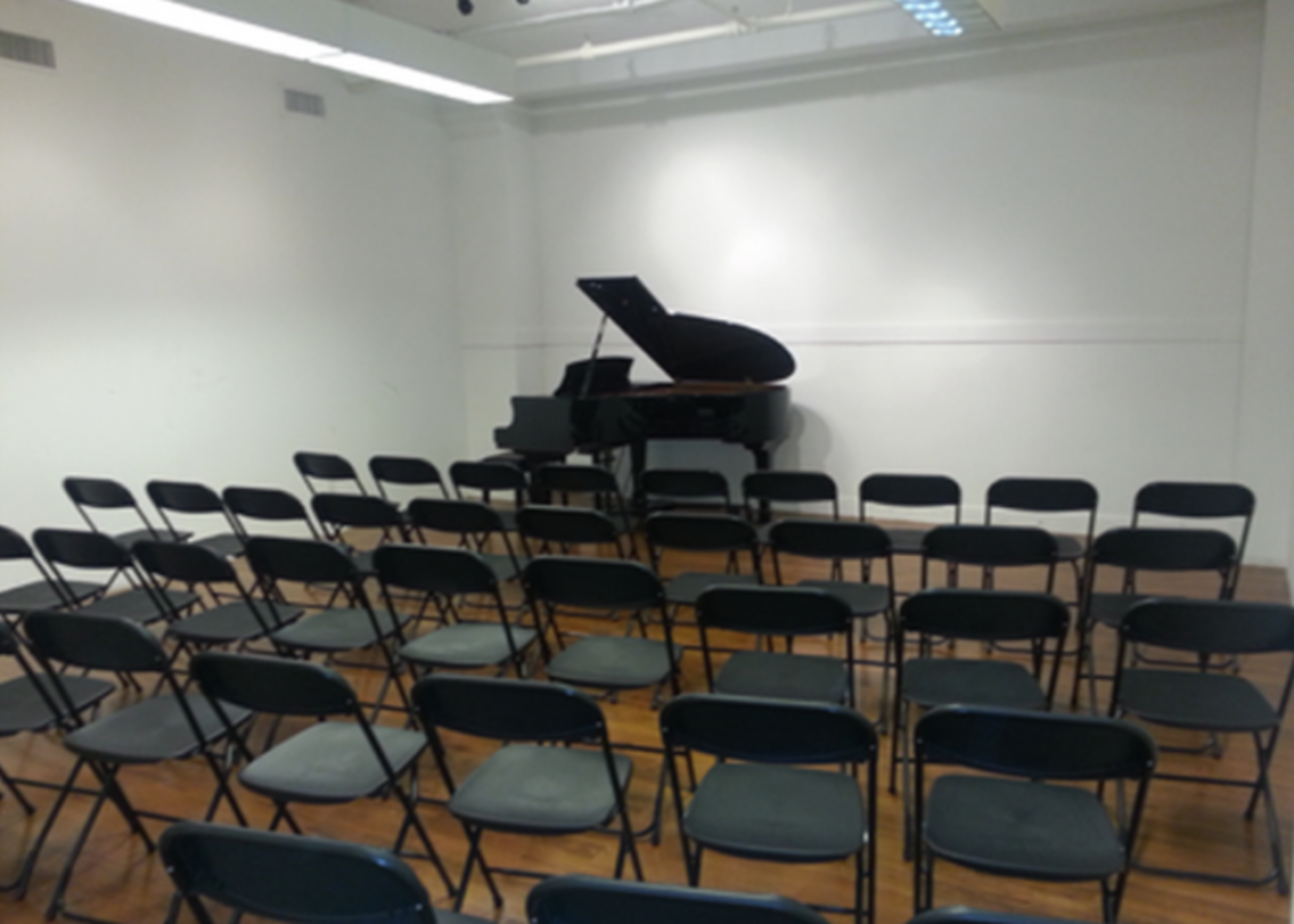 Semi Concert Grand Piano Rehearsal Studio — photo 3