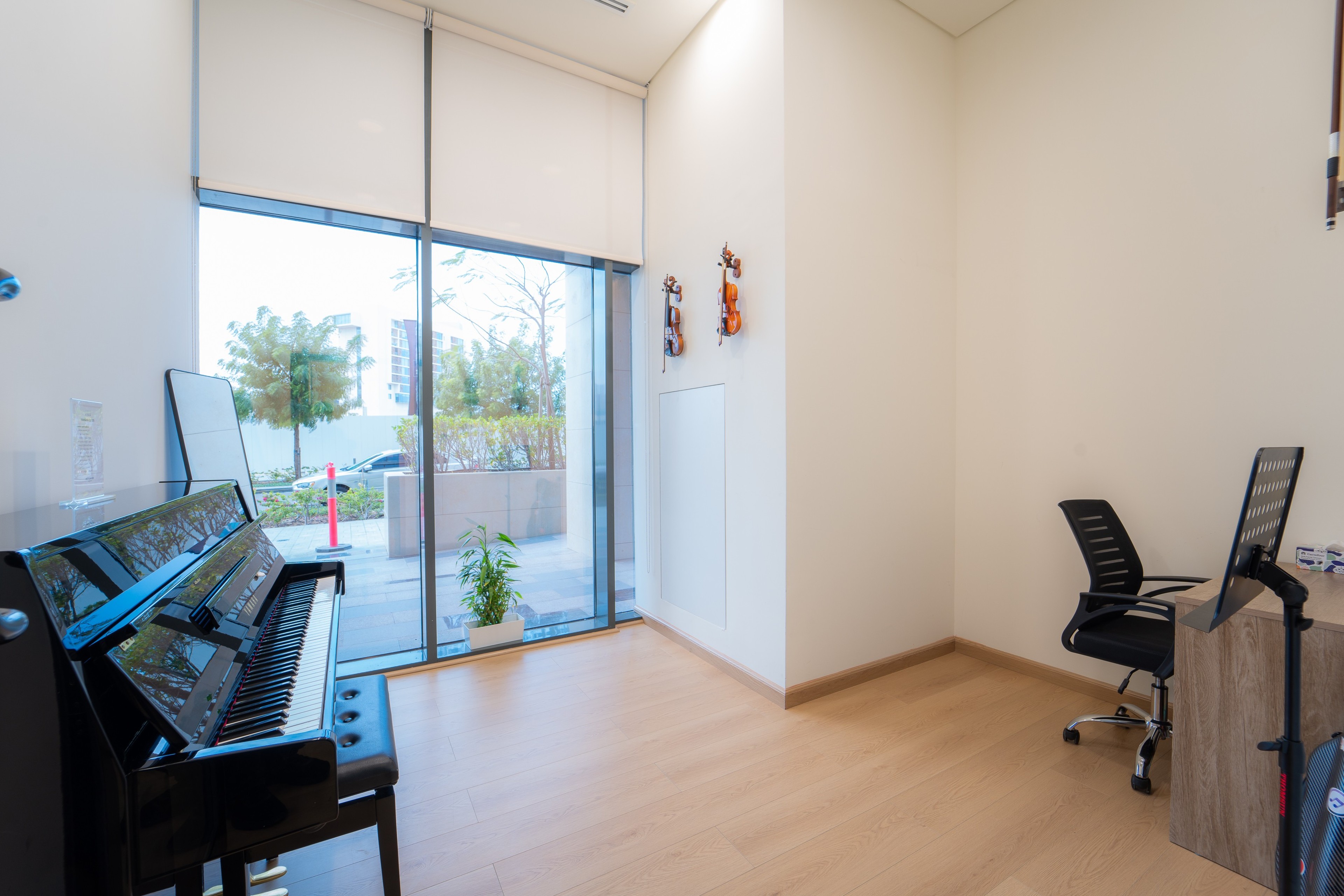Fournotes Room C9
