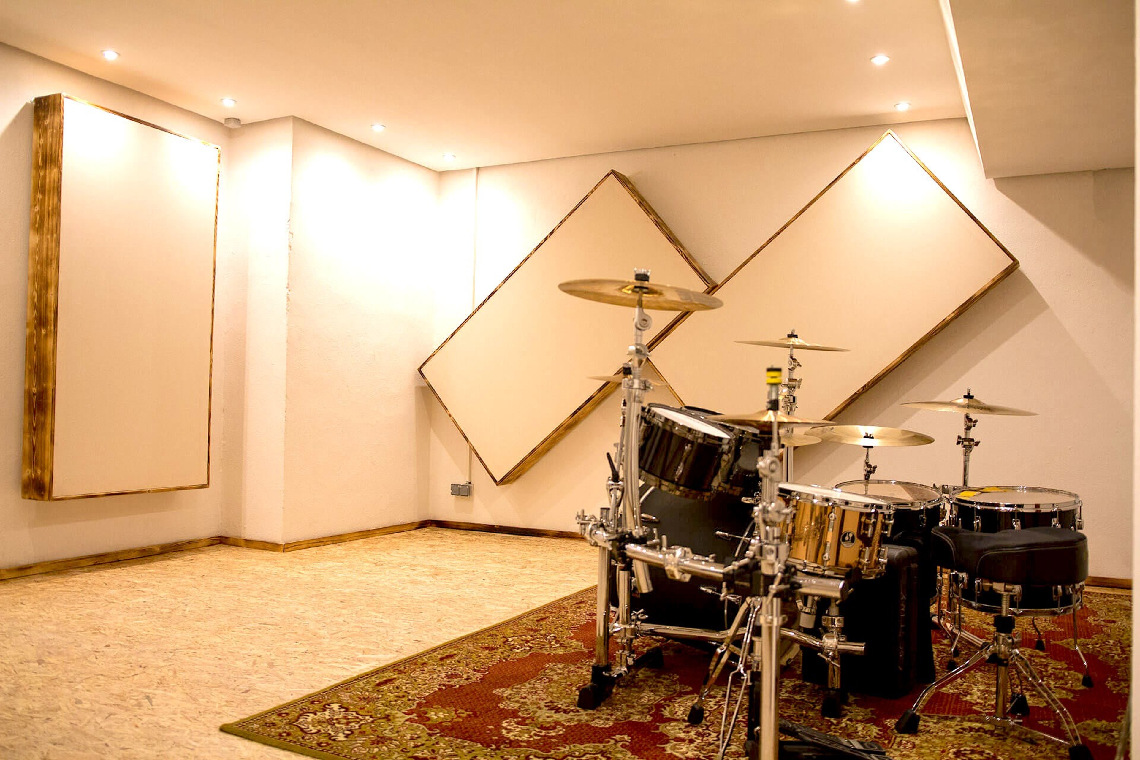 Rehearsing & Recording Studios R#2 — 写真2