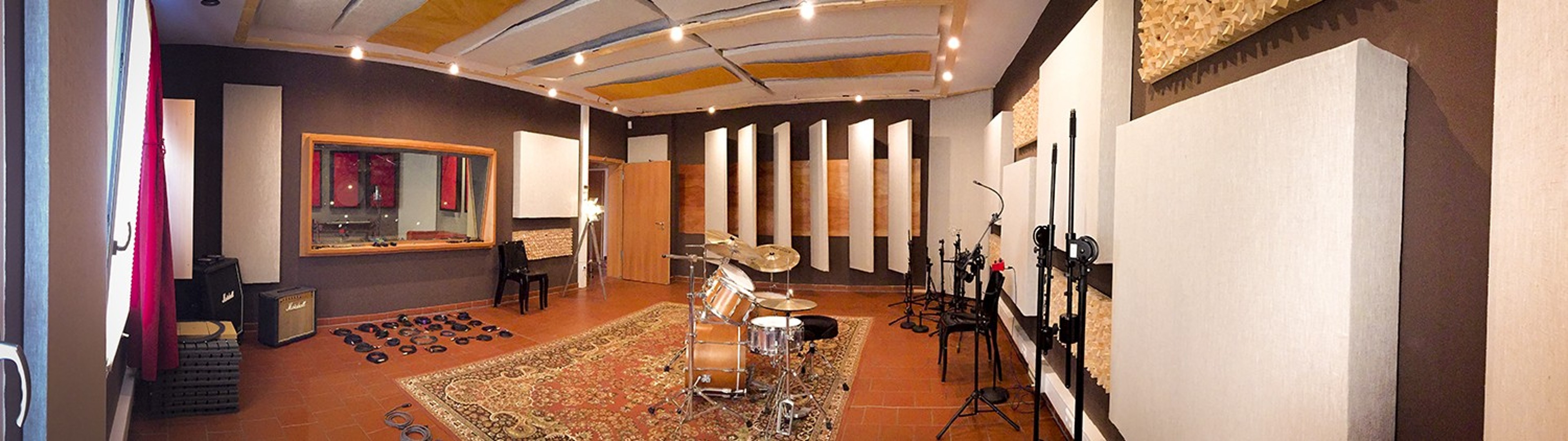 Live Rooms in Recording Studio with stunning River View, 1st Floor