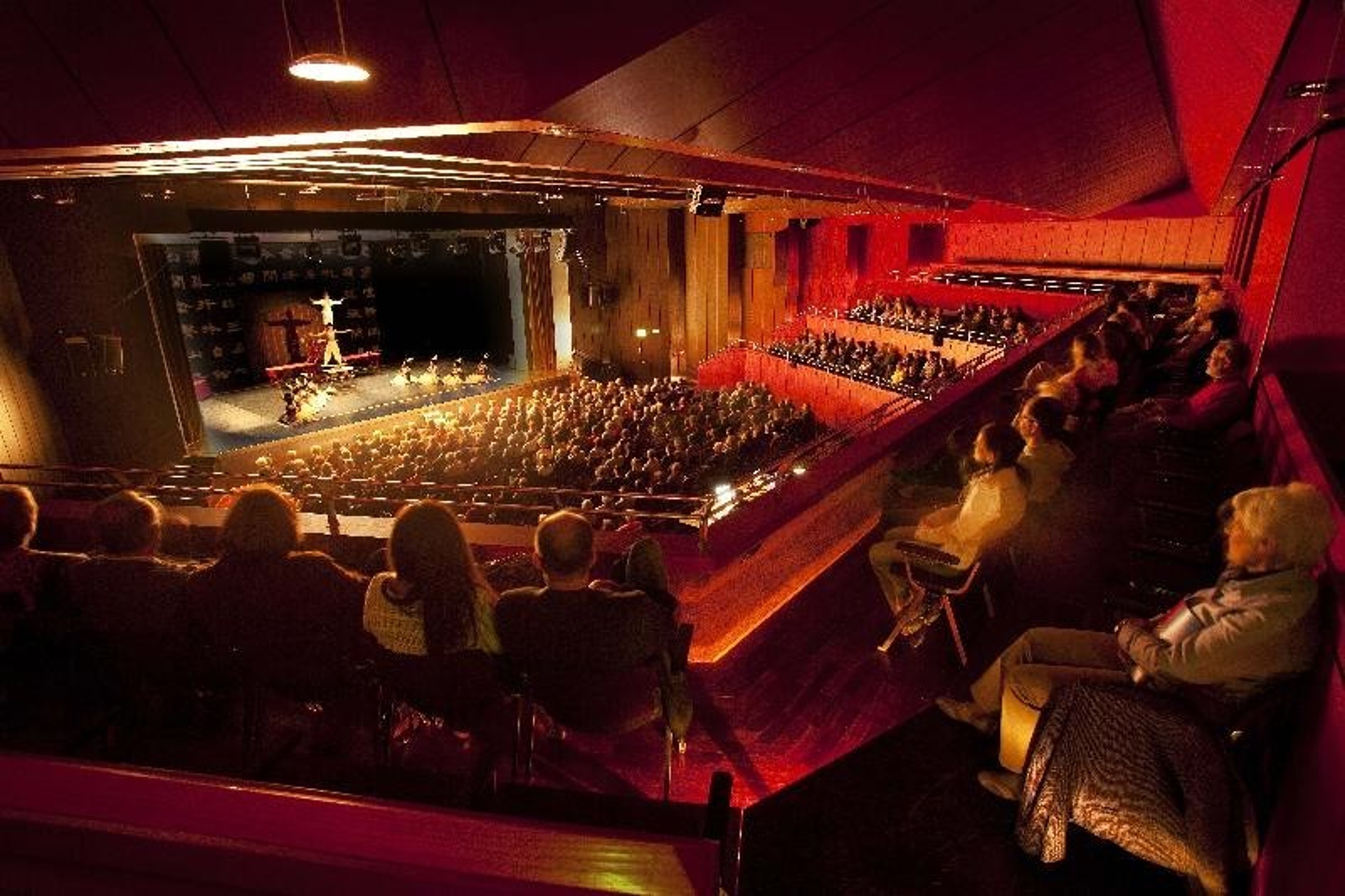 Octagon Concert Hall in STADTHALLE — 写真2