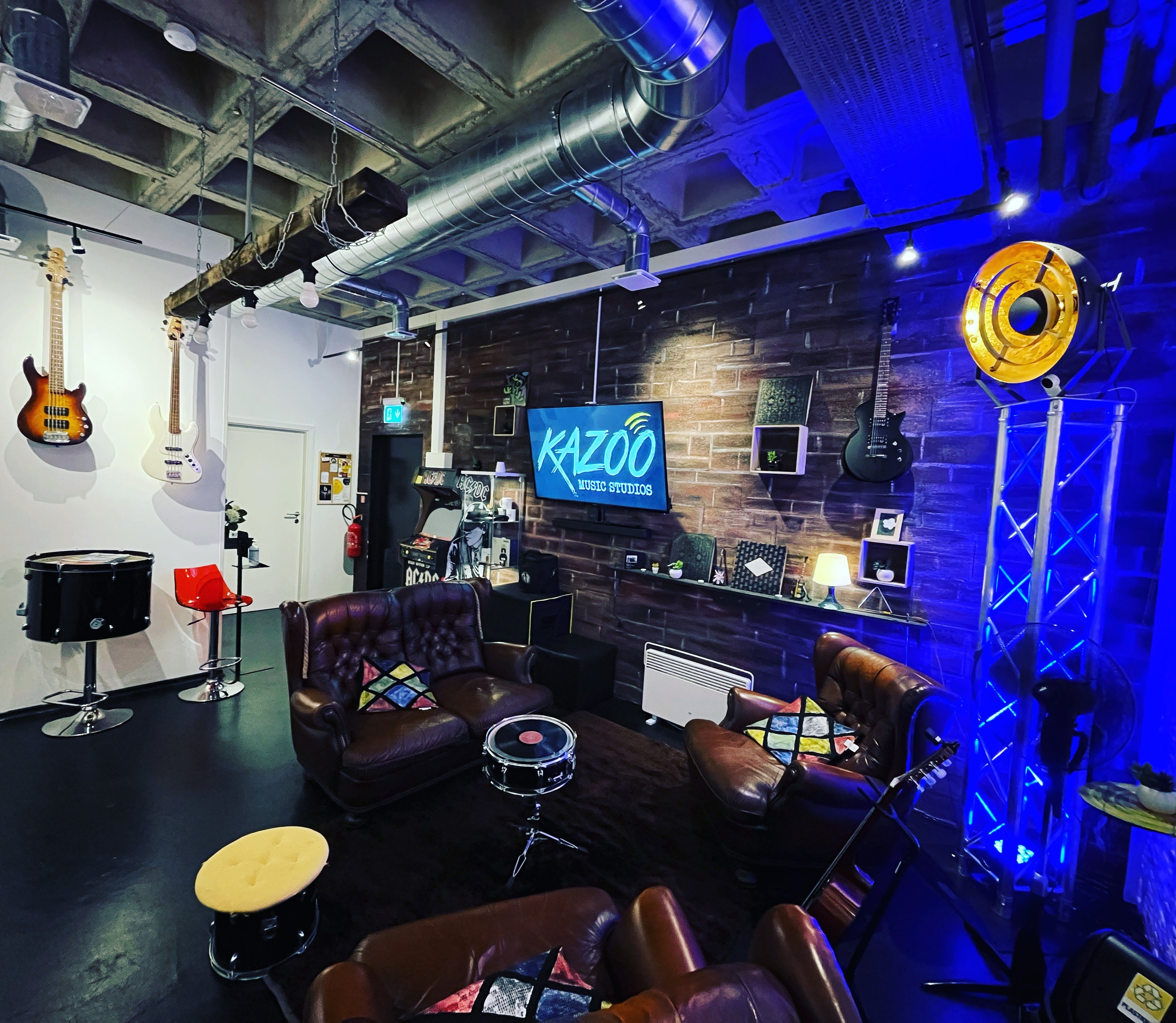 Kazoo Music Studios - Rehearsal Studio "World" — photo 5