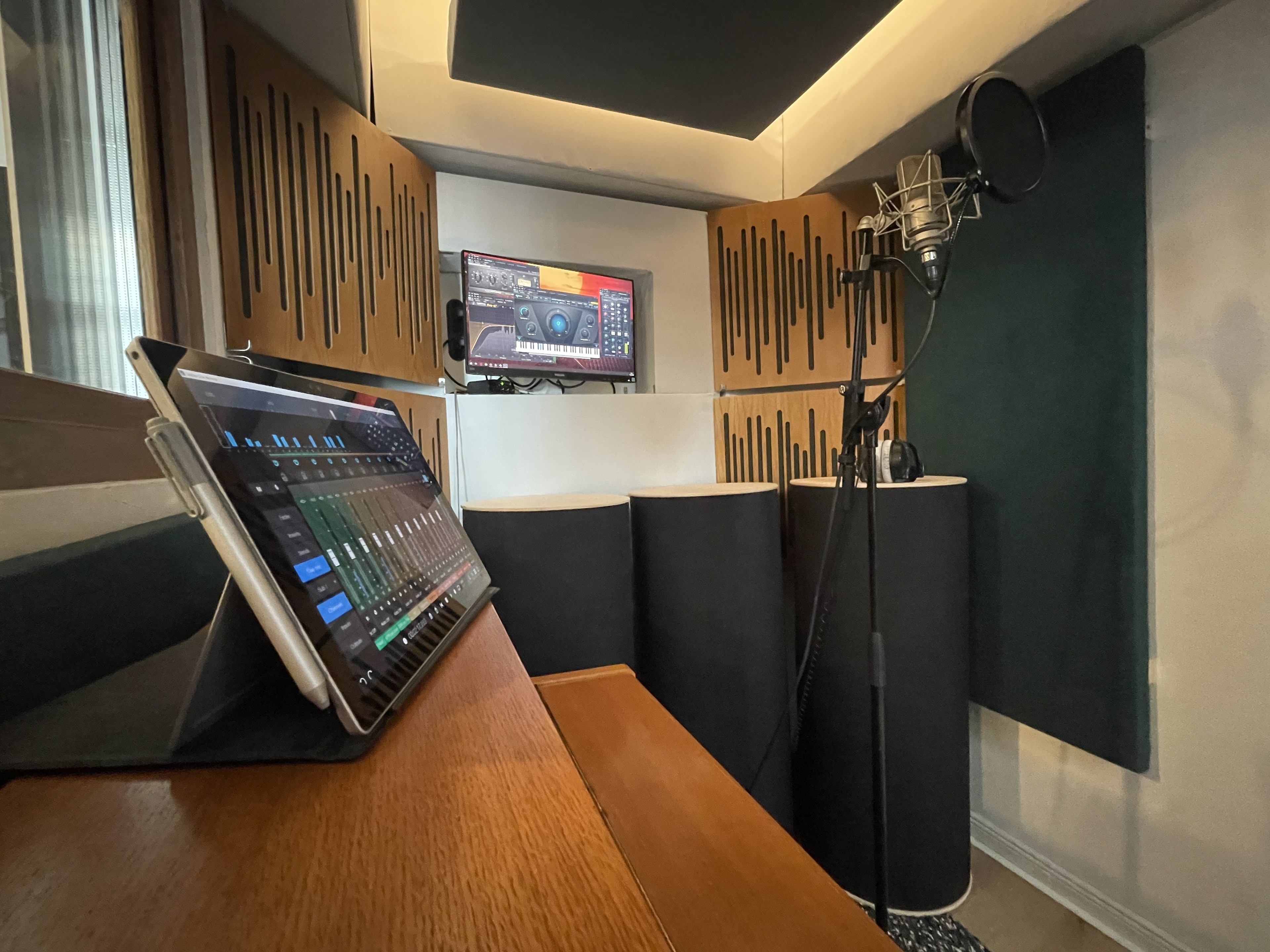 Recording Studio with Sound Engineer — photo 5