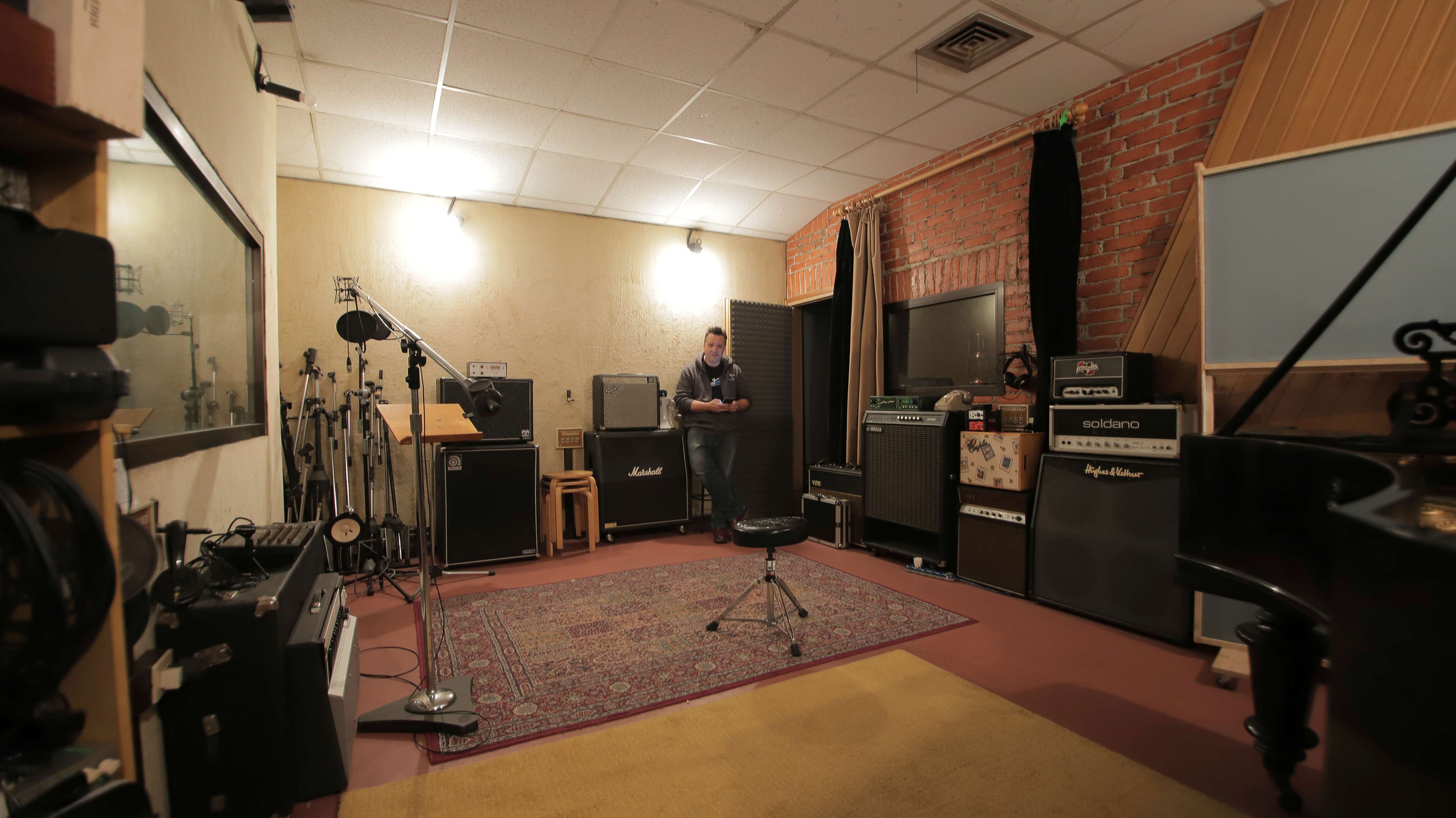 Recording and rehearsal room — photo 4