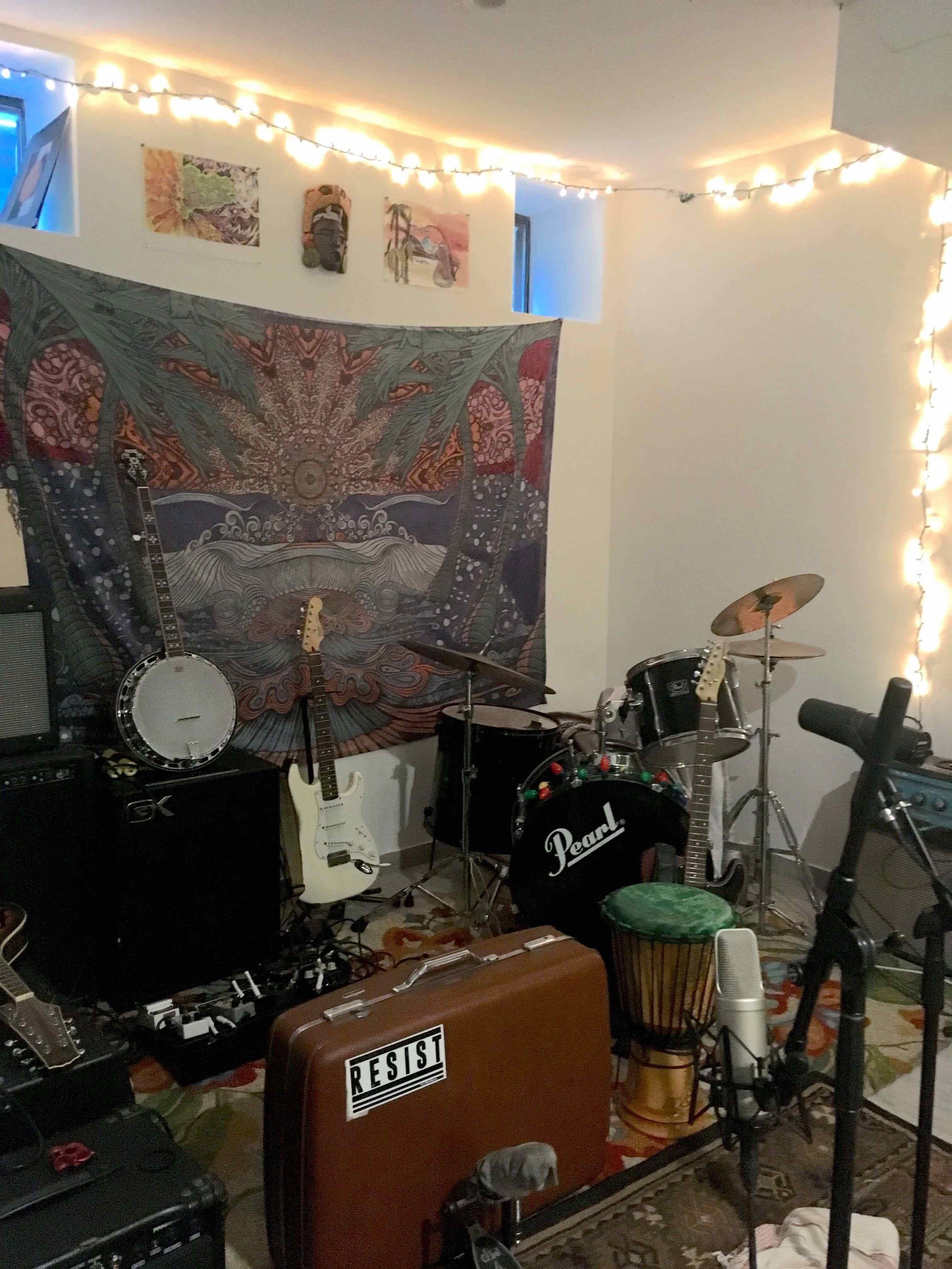 Expansive Brooklyn Basement — photo 3