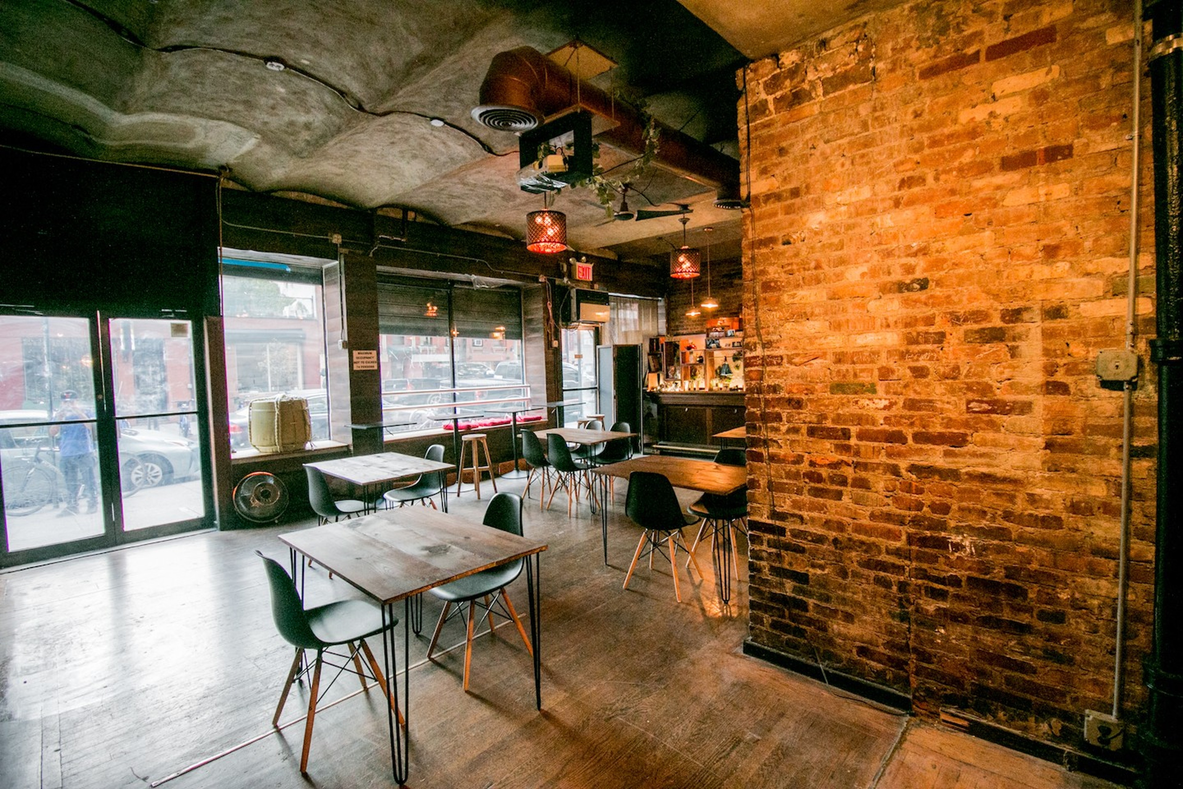 East Village Exposed Brick Versatile Event Space — 写真5
