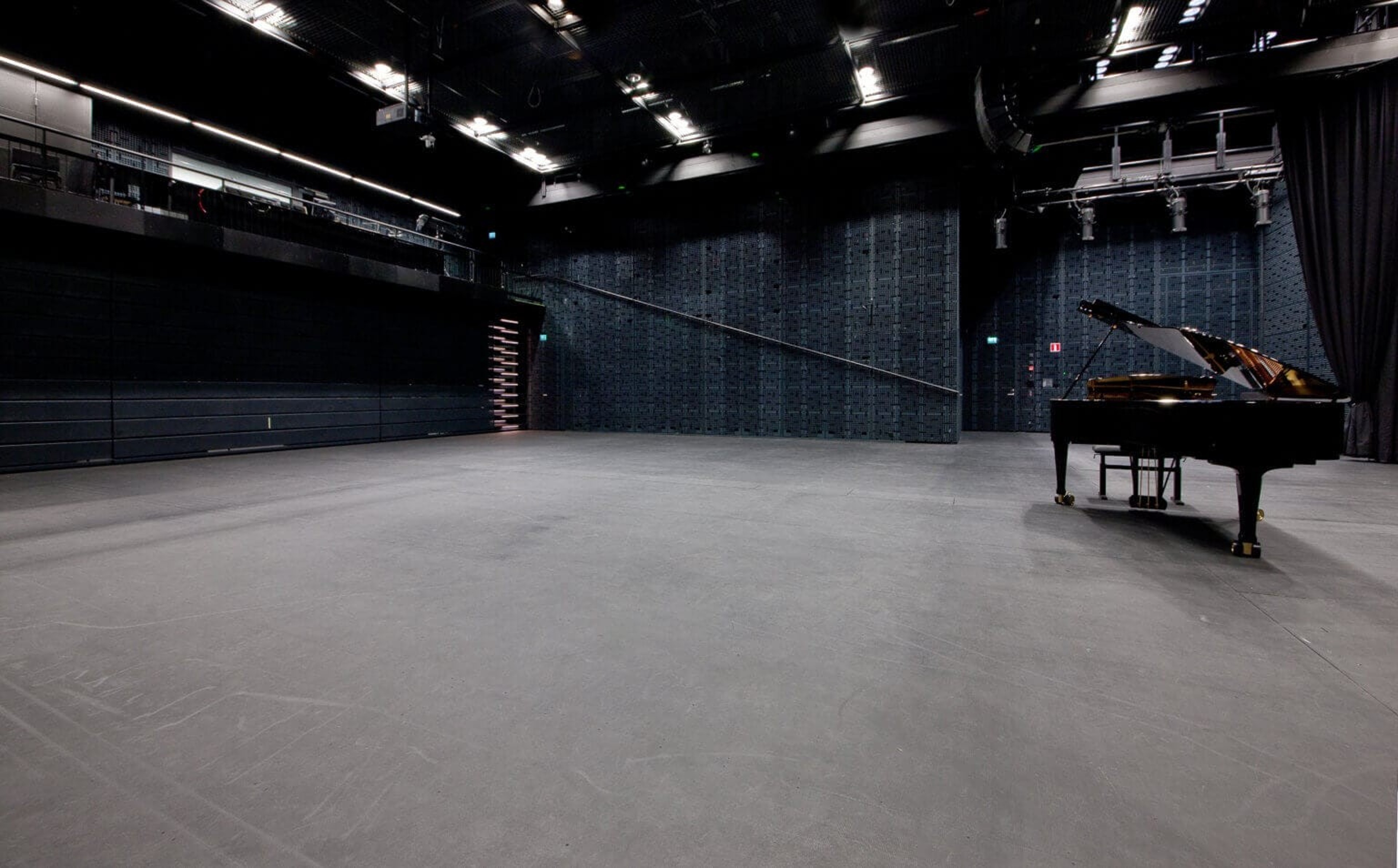 Black Box — 写真3