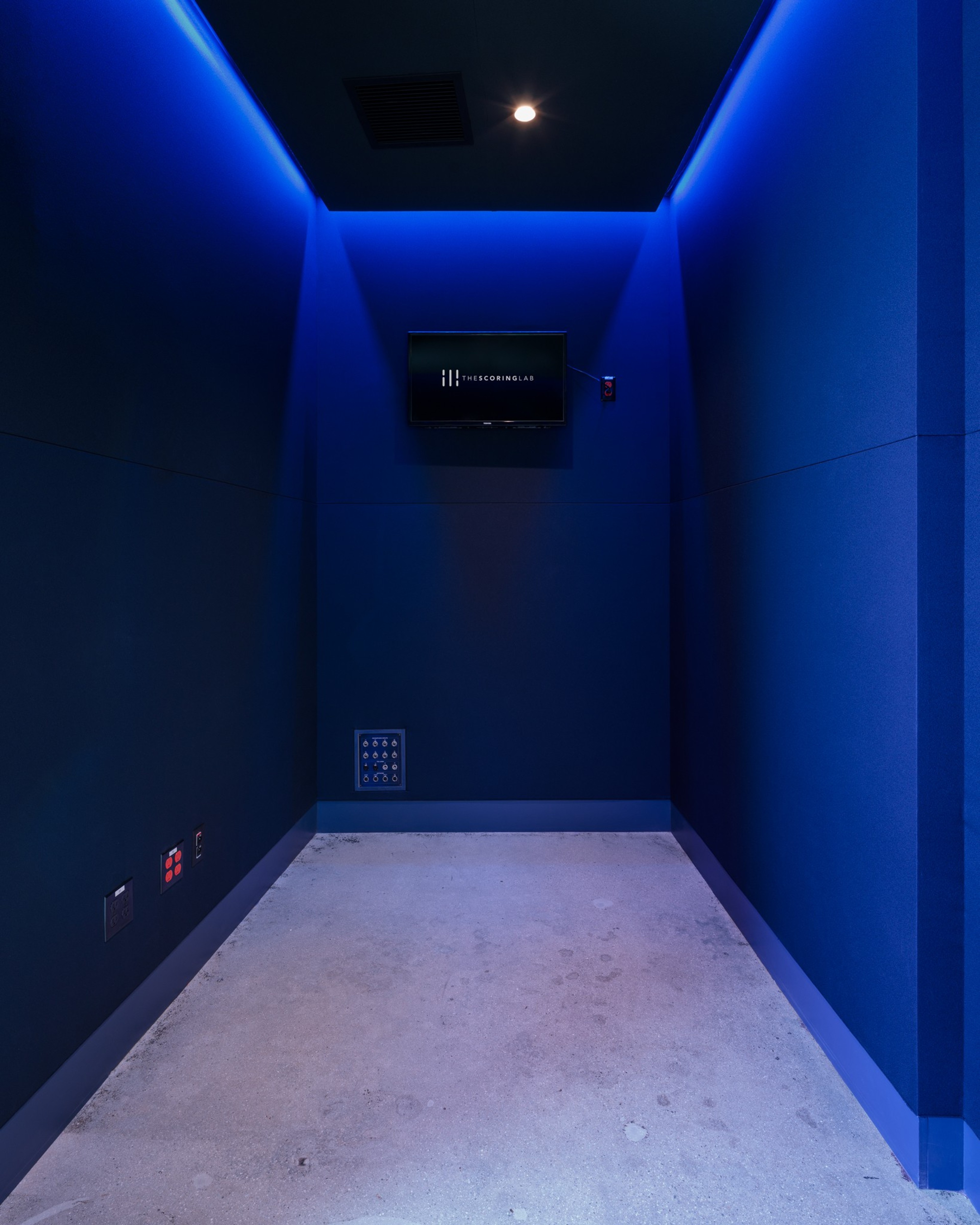Benjamin' Wallfisch's Mix Lab - ATMOS Mix room and recording booth — photo 5
