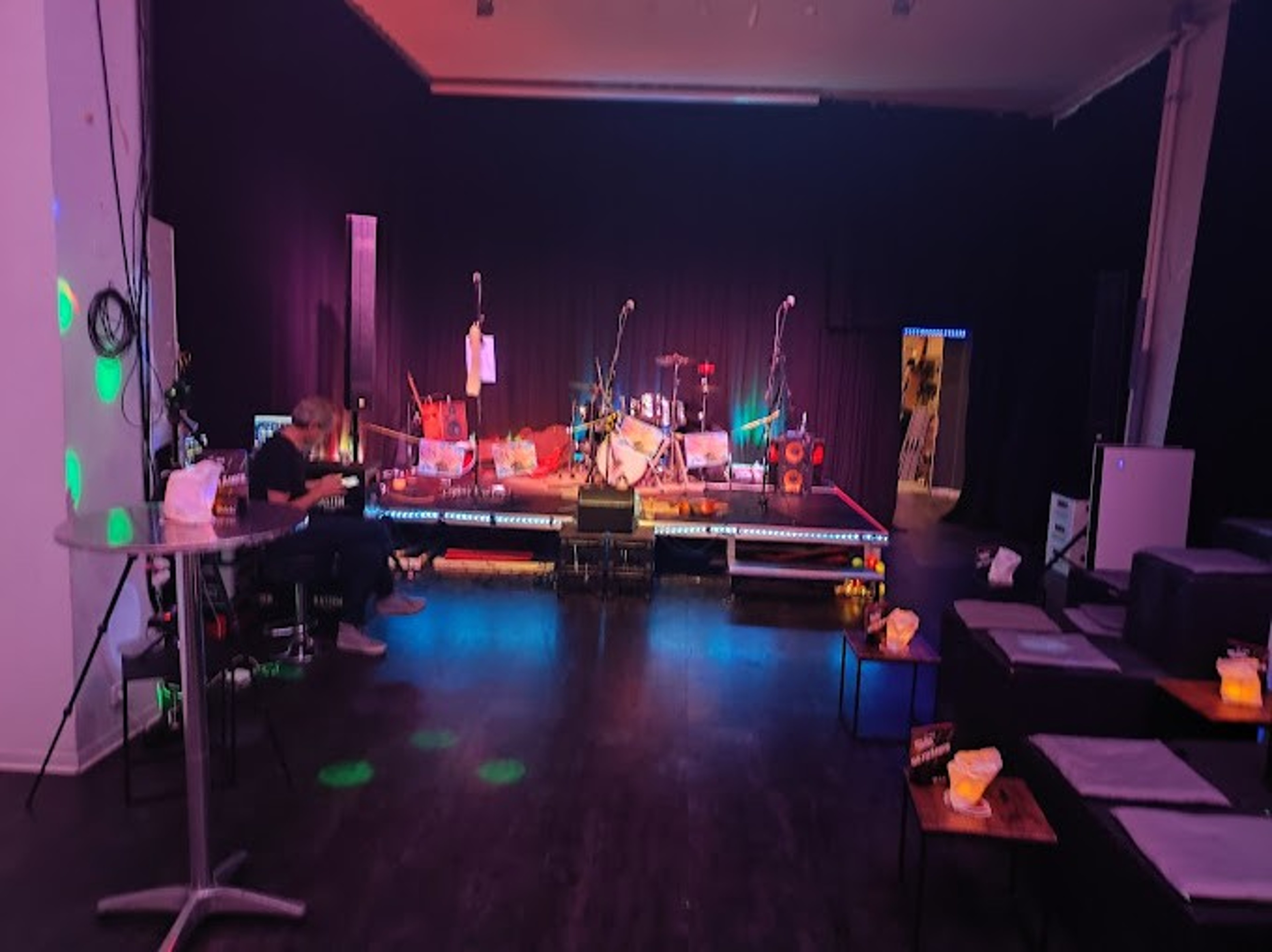 ART Stalker Berlin - Kunst + Bar + Musical Event — photo 4