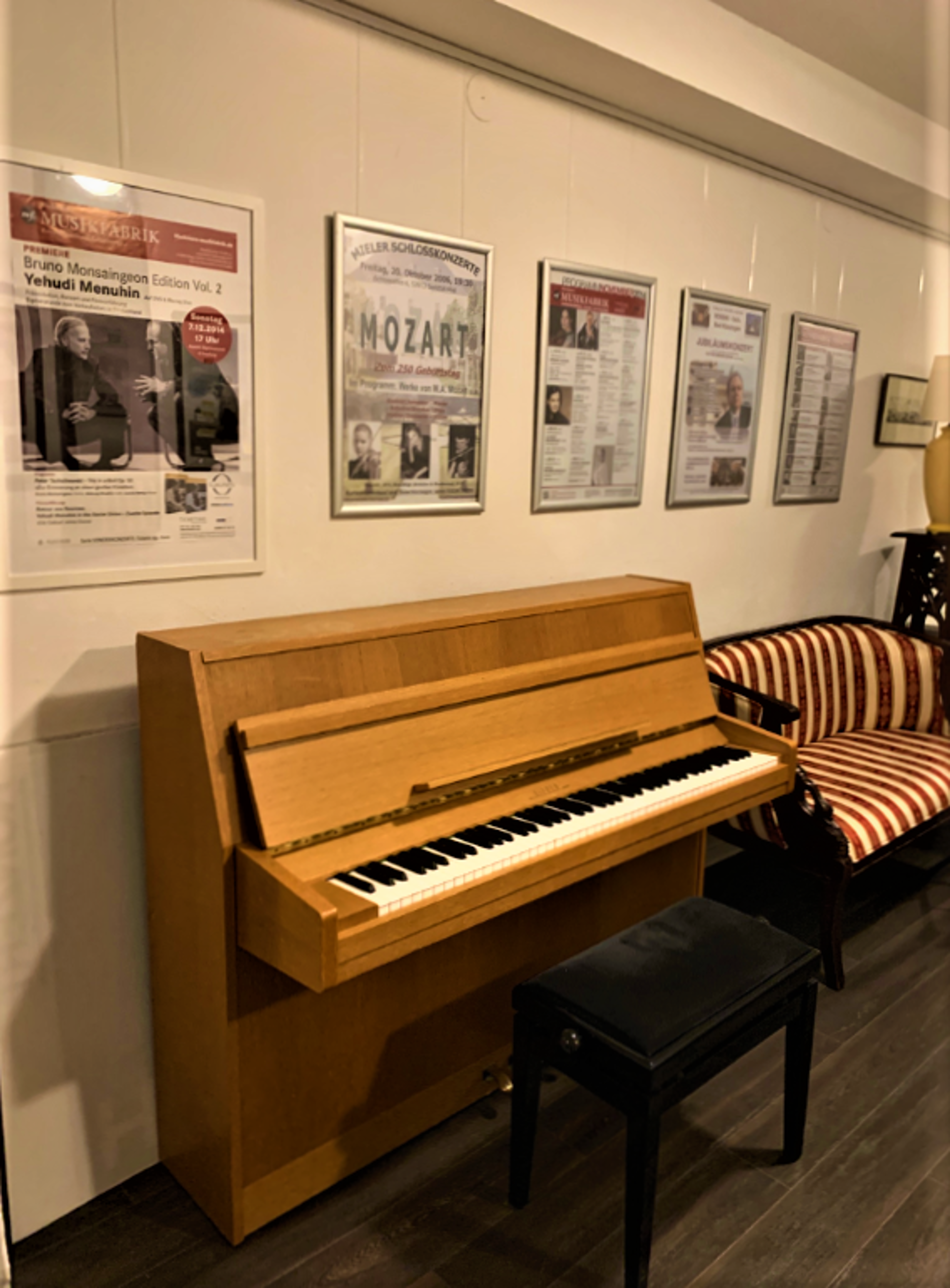 Übezimmer mit Klavier, ca. 20 qm
