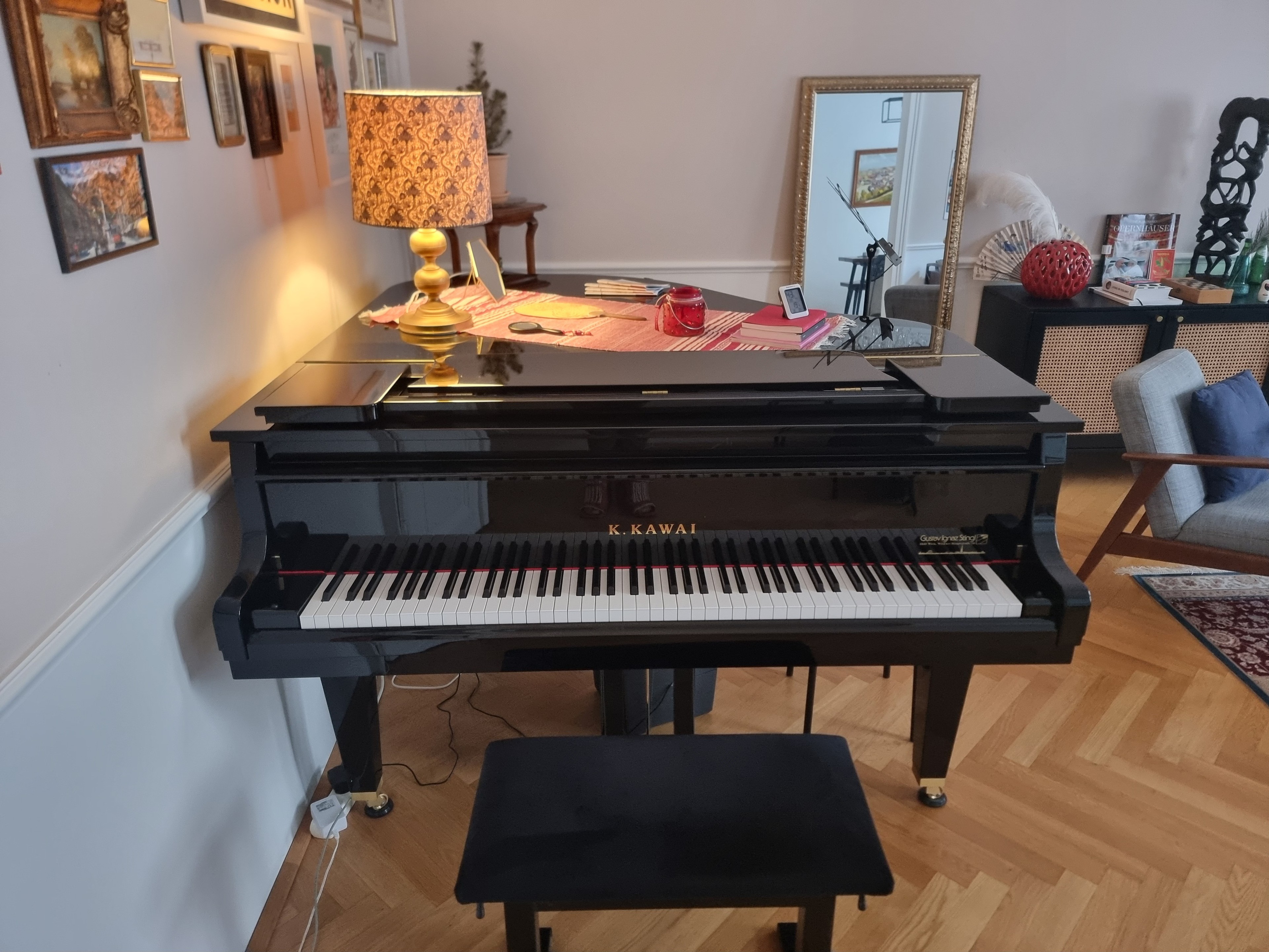 Beautiful piano practice room in the center — photo 3
