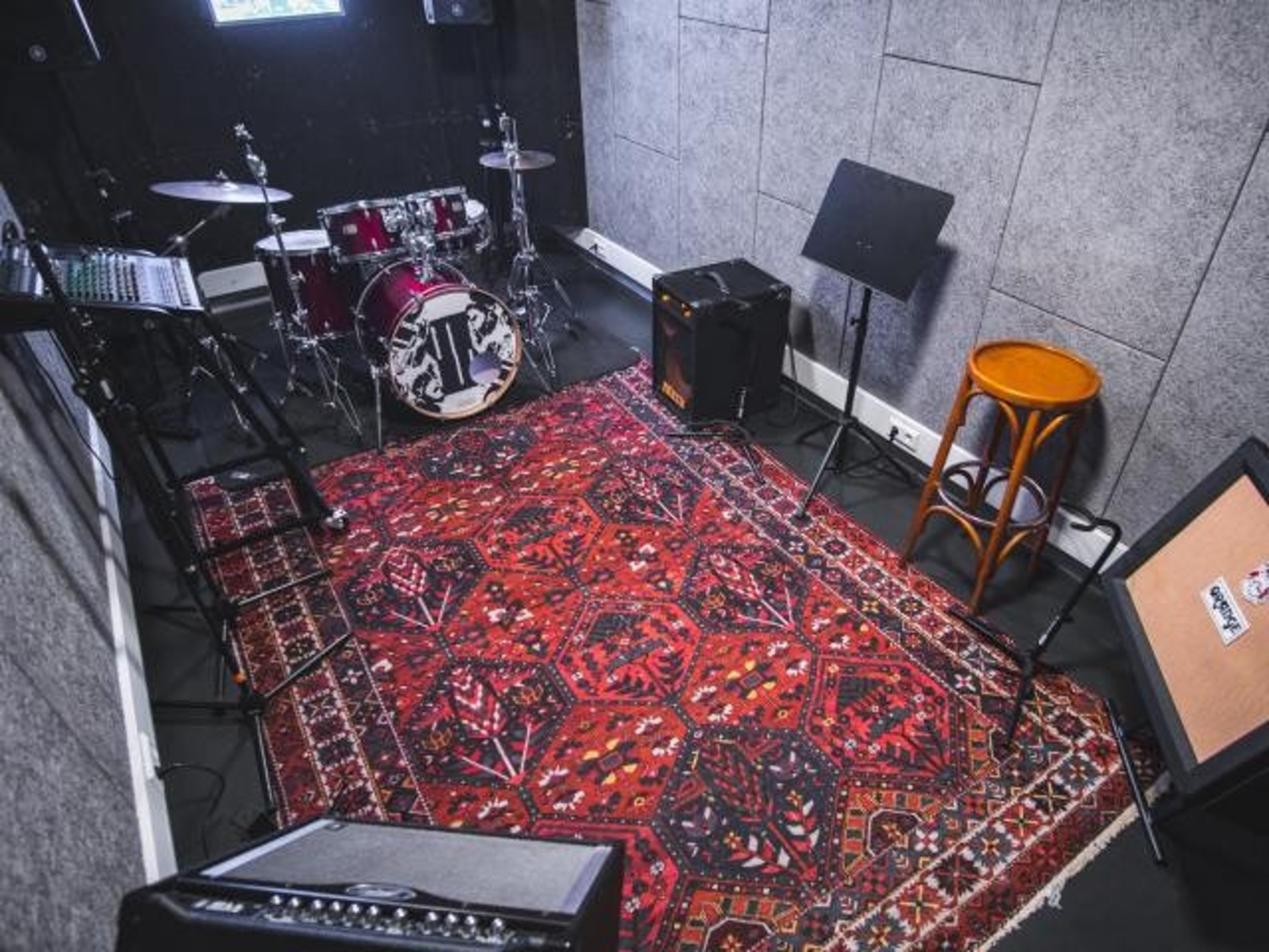 Rehearsal room BASIC - B