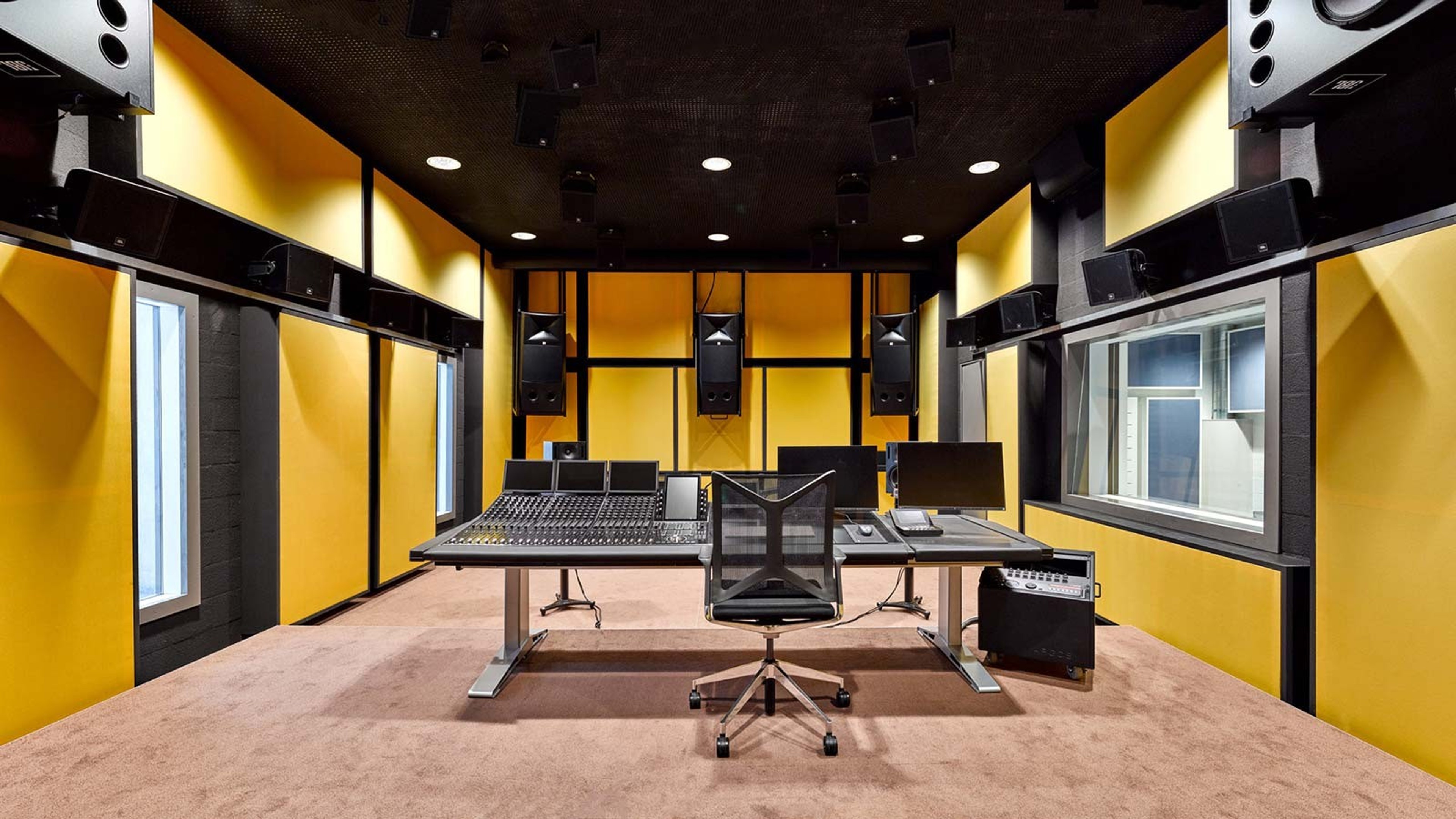 Hollywood Grade Studio with Avid S6 Self Service — photo 2