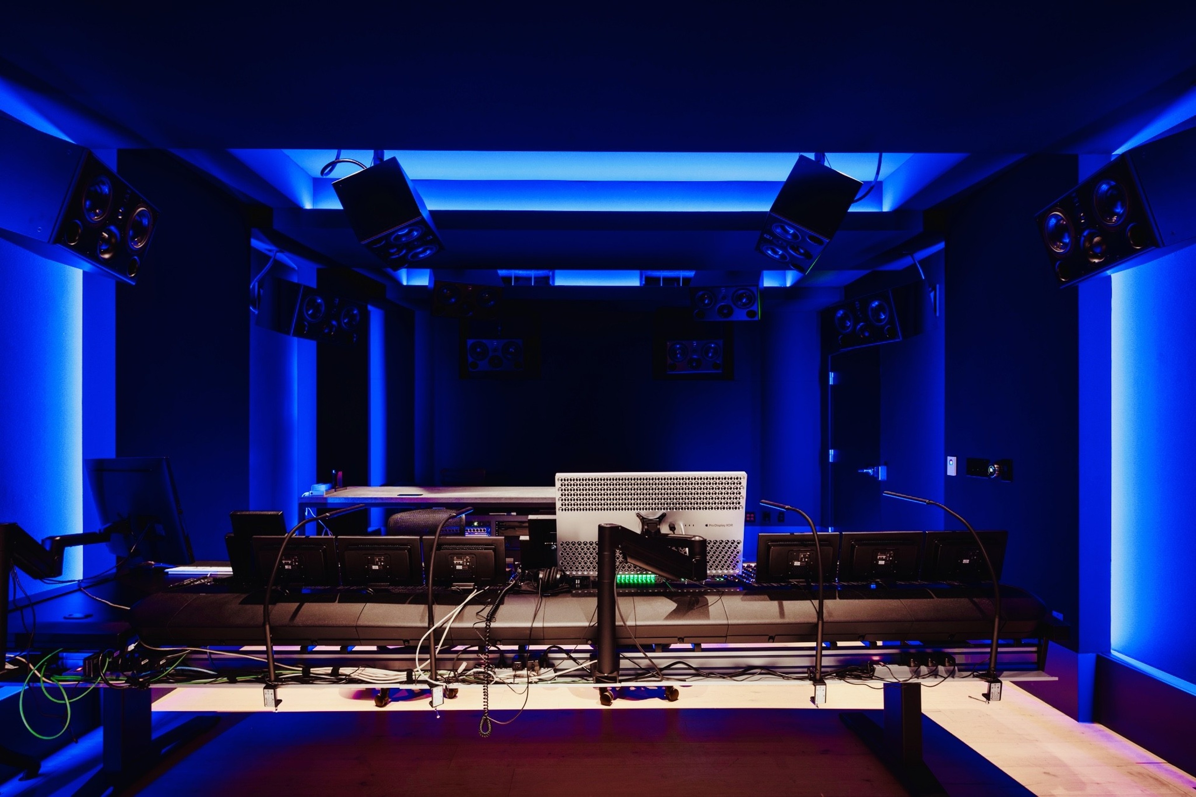 Benjamin' Wallfisch's Mix Lab - ATMOS Mix room and recording booth — photo 4